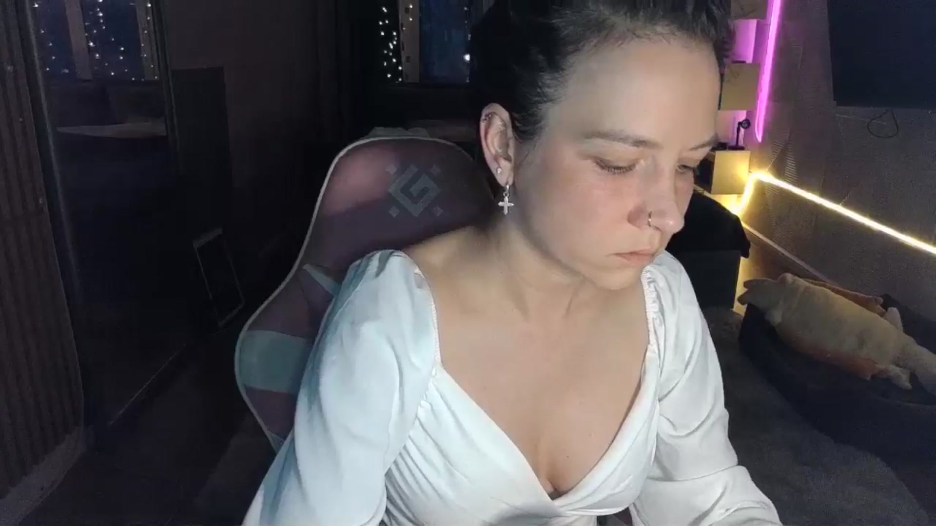 Gallery image thumbnail from Qi_ra's myfreecams stream on, 04/12/2026, 17:05 image 18 of 20