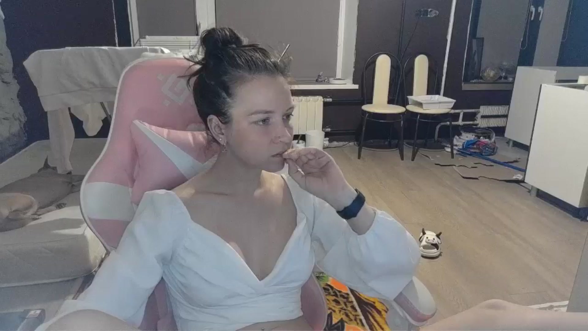 Gallery image thumbnail from Qi_ra's myfreecams stream on, 04/12/2026, 17:46 image 5 of 20