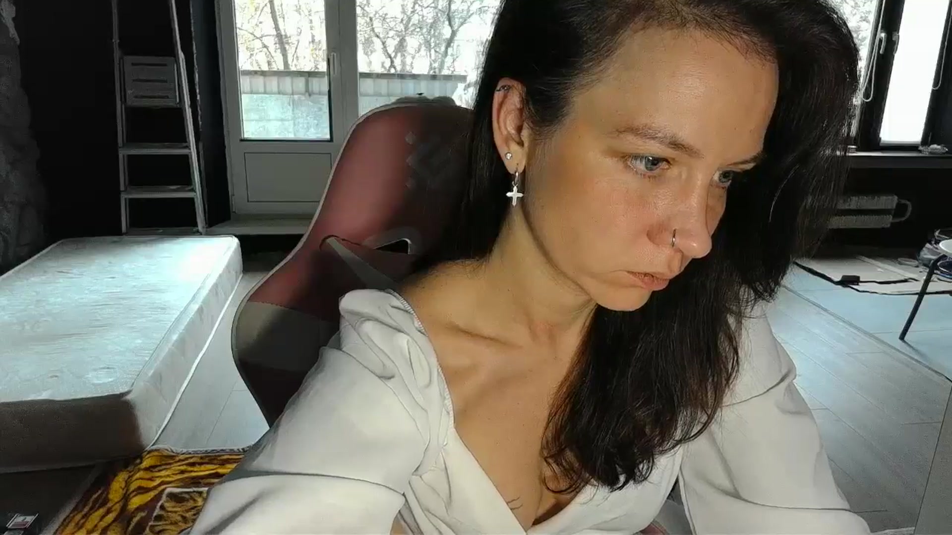Gallery image thumbnail from Qi_ra's myfreecams stream on, 04/16/2026, 04:40 image 2 of 20