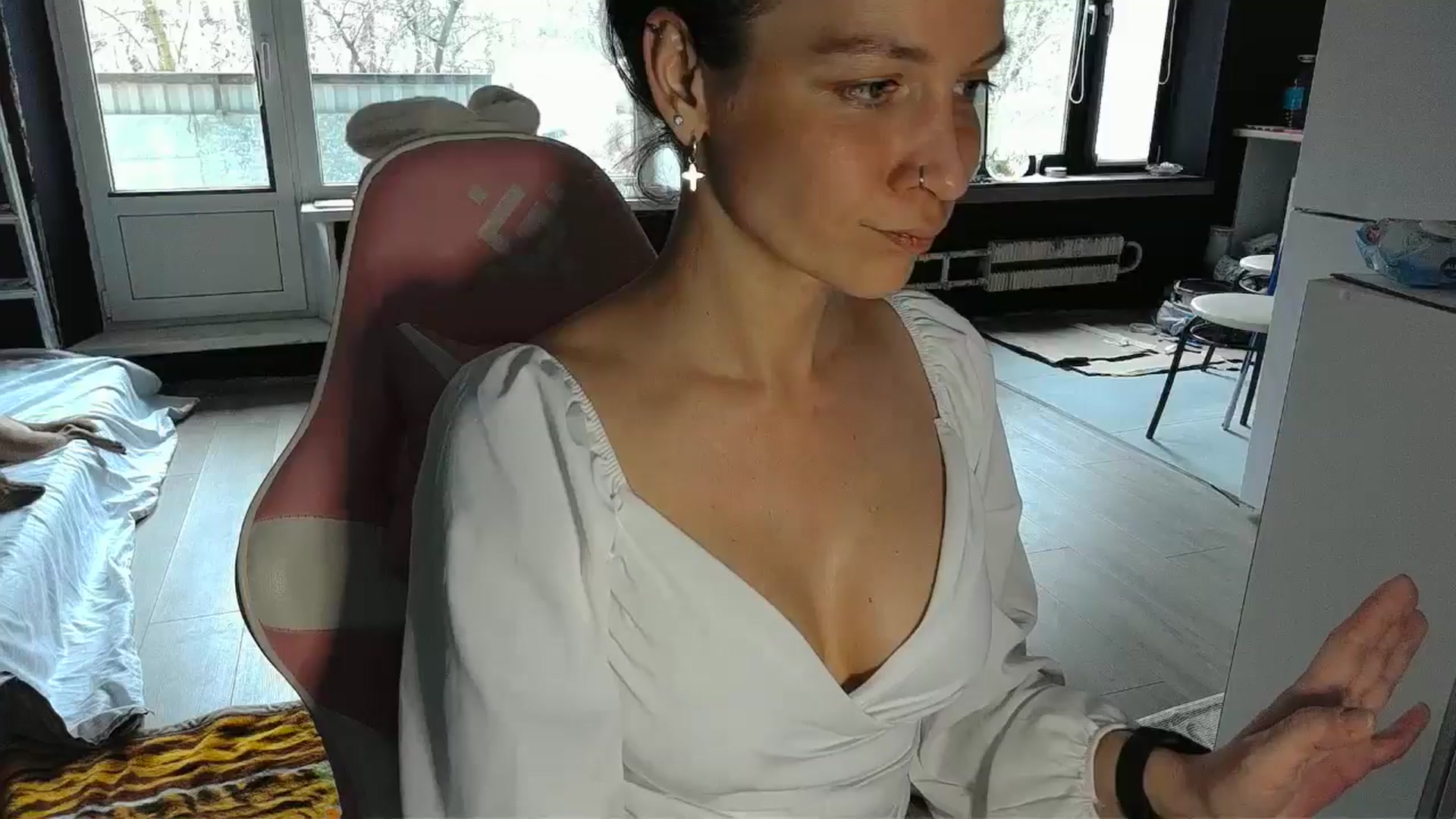 Gallery image thumbnail from Qi_ra's myfreecams stream on, 04/16/2026, 12:09 image 1 of 20