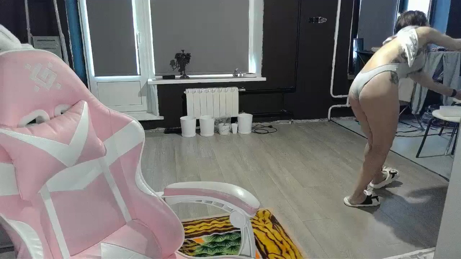 Gallery image thumbnail from Qi_ra's myfreecams stream on, 04/17/2026, 05:52 image 6 of 20