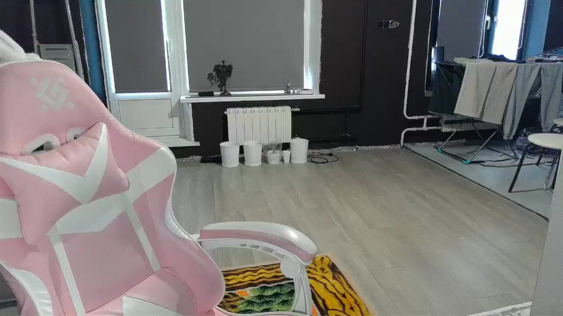 Gallery image thumbnail from Qi_ra's myfreecams stream on, 04/17/2026, 05:52 image 5 of 20