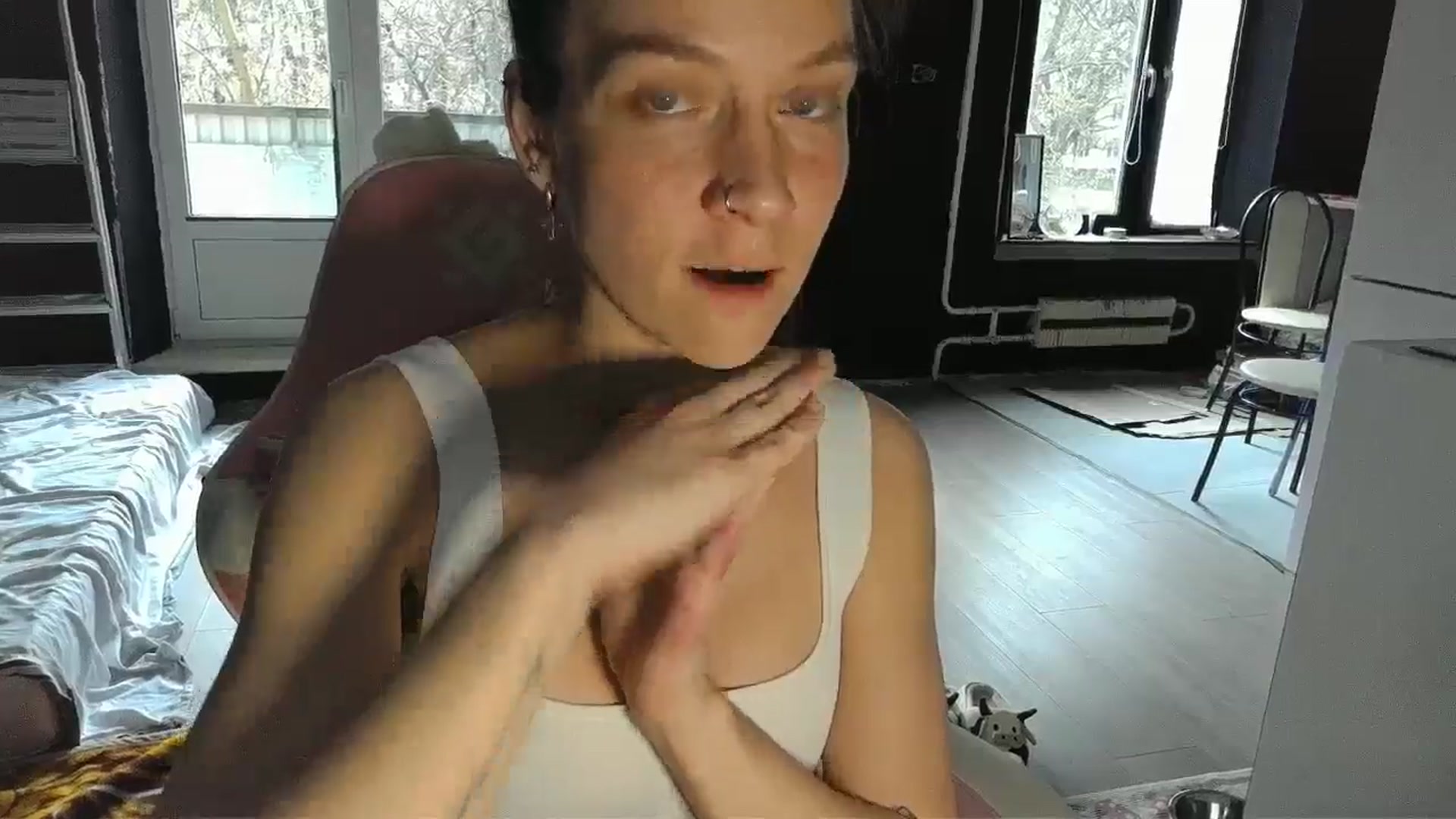 Gallery image thumbnail from Qi_ra's myfreecams stream on, 04/18/2026, 14:23 image 6 of 20