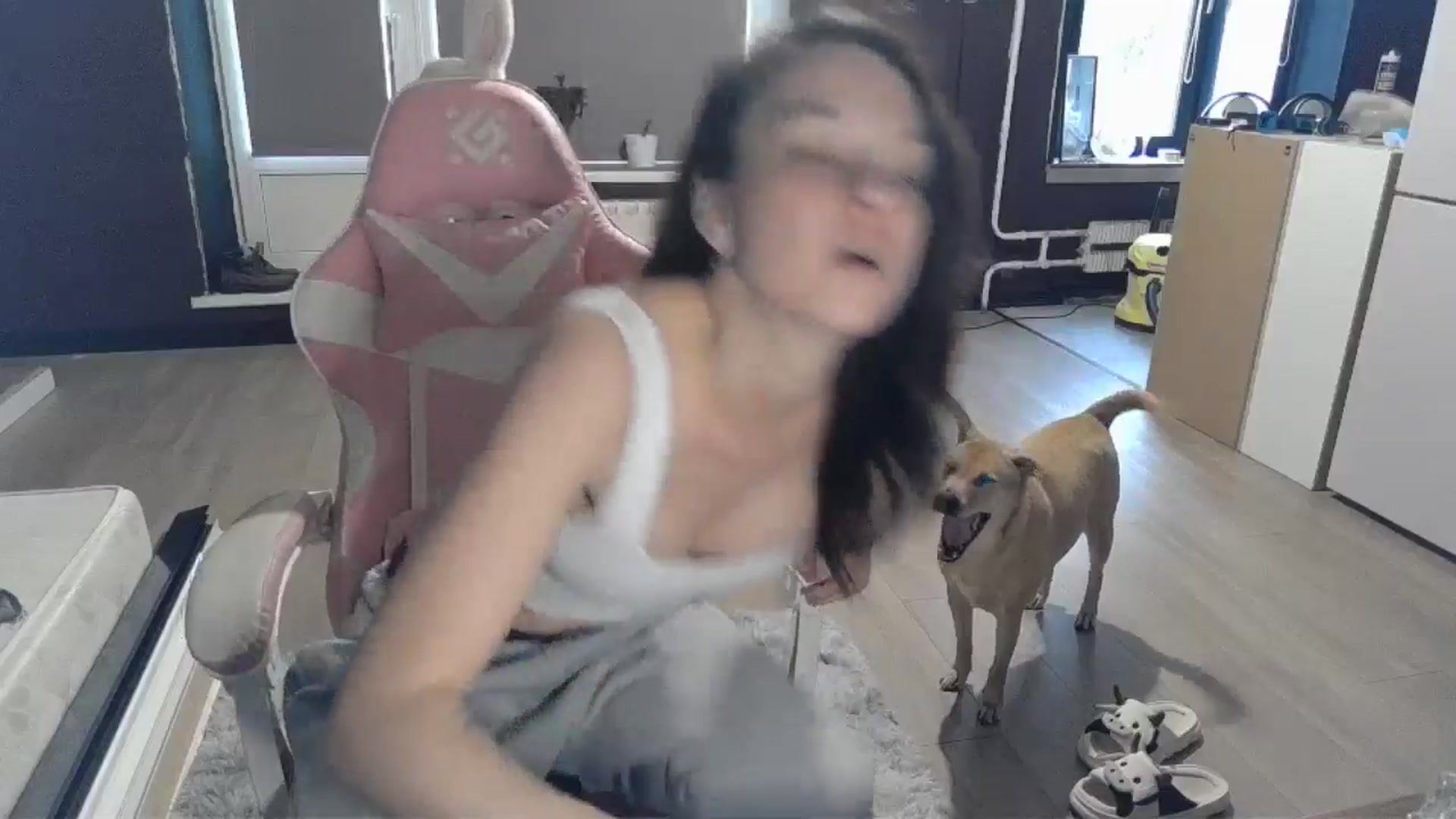 Gallery image thumbnail from Qi_ra's myfreecams stream on, 04/21/2026, 04:30 image 16 of 20