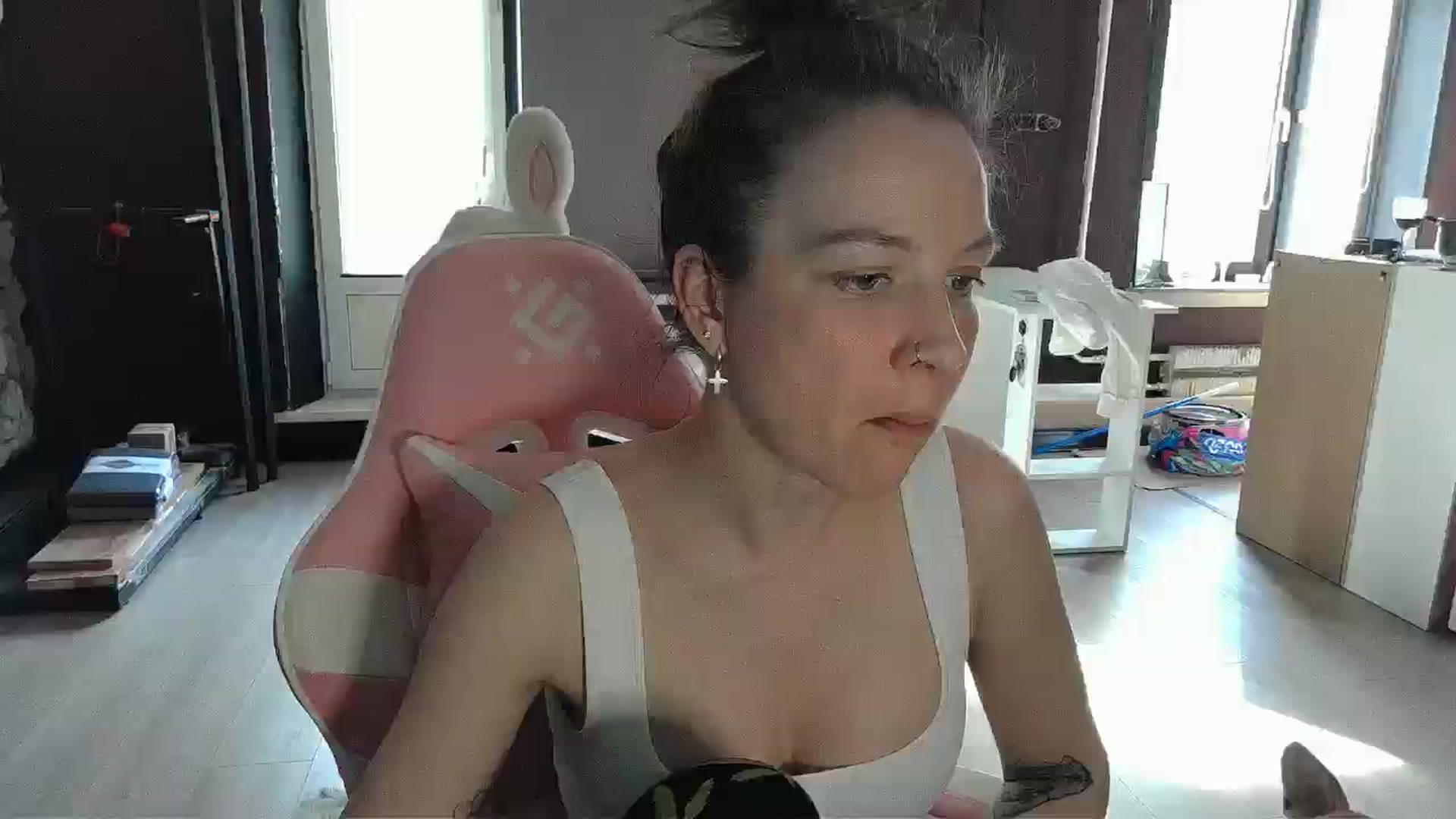 Gallery image thumbnail from Qi_ra's myfreecams stream on, 04/25/2026, 13:40 image 14 of 20