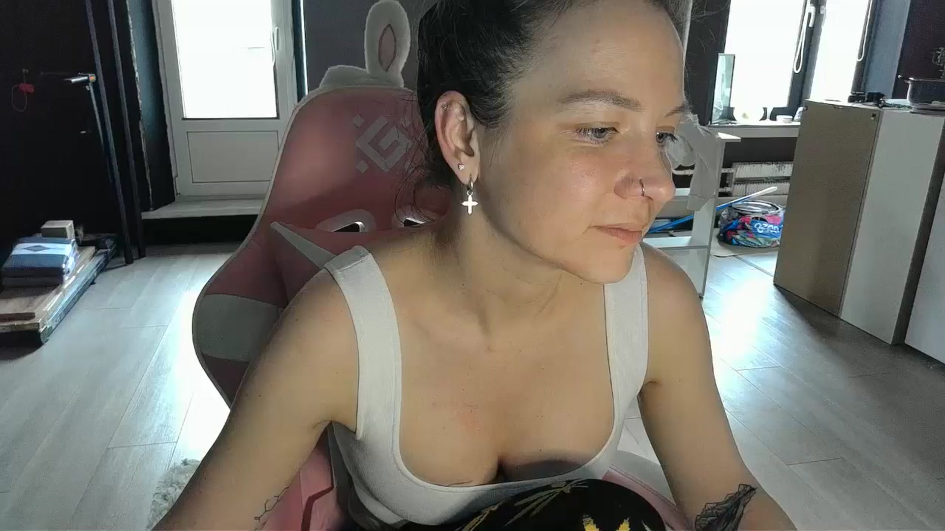 Gallery image thumbnail from Qi_ra's myfreecams stream on, 04/25/2026, 14:33 image 20 of 20