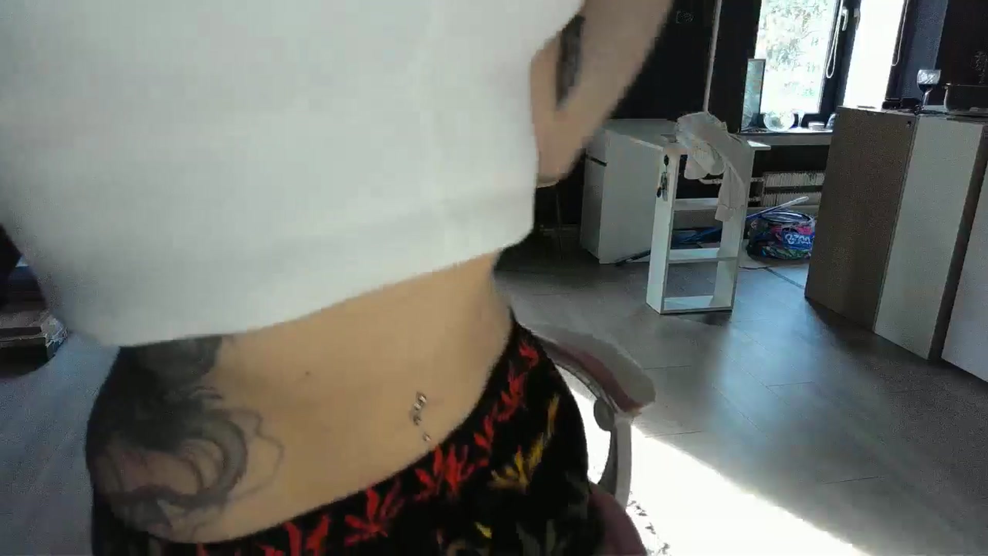 Gallery image thumbnail from Qi_ra's myfreecams stream on, 04/25/2026, 14:33 image 6 of 20