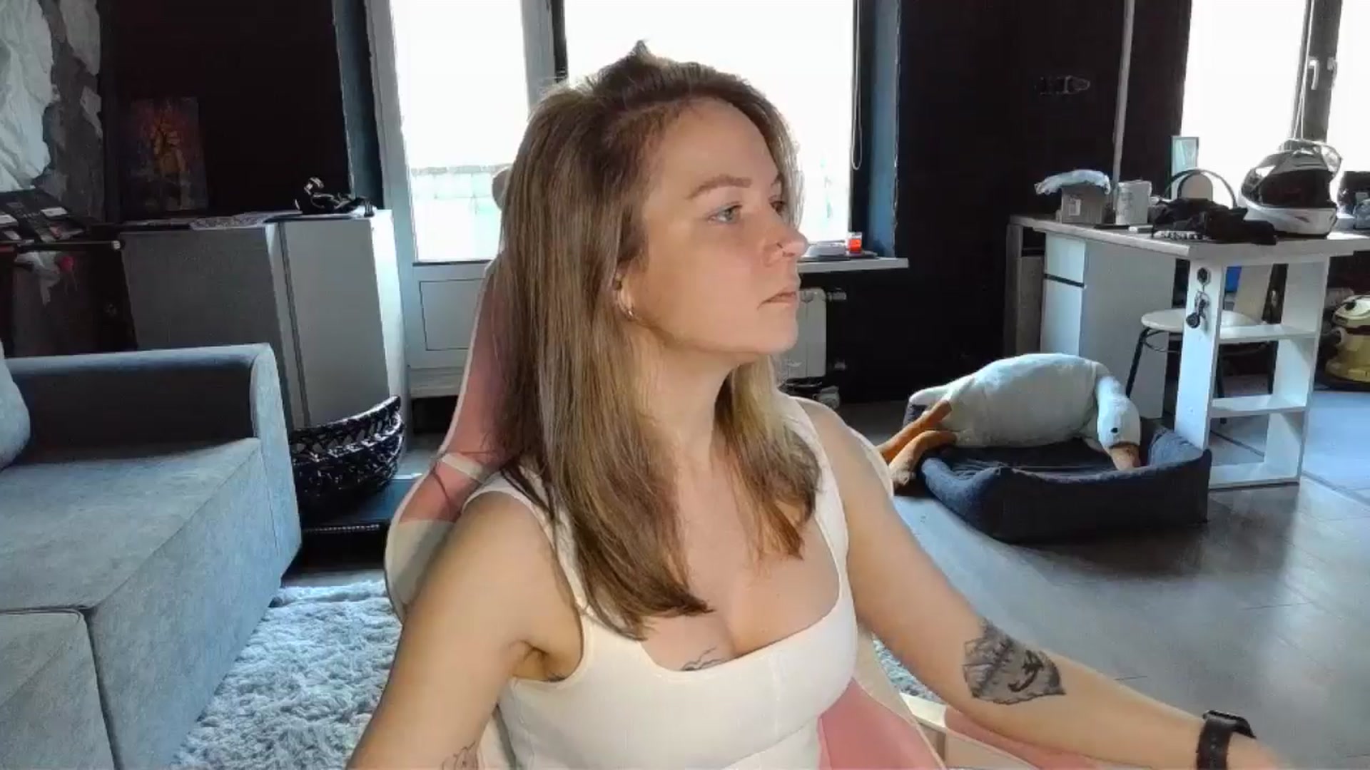 Gallery image thumbnail from Qi_ra's myfreecams stream on, 05/05/2026, 05:49 image 10 of 20