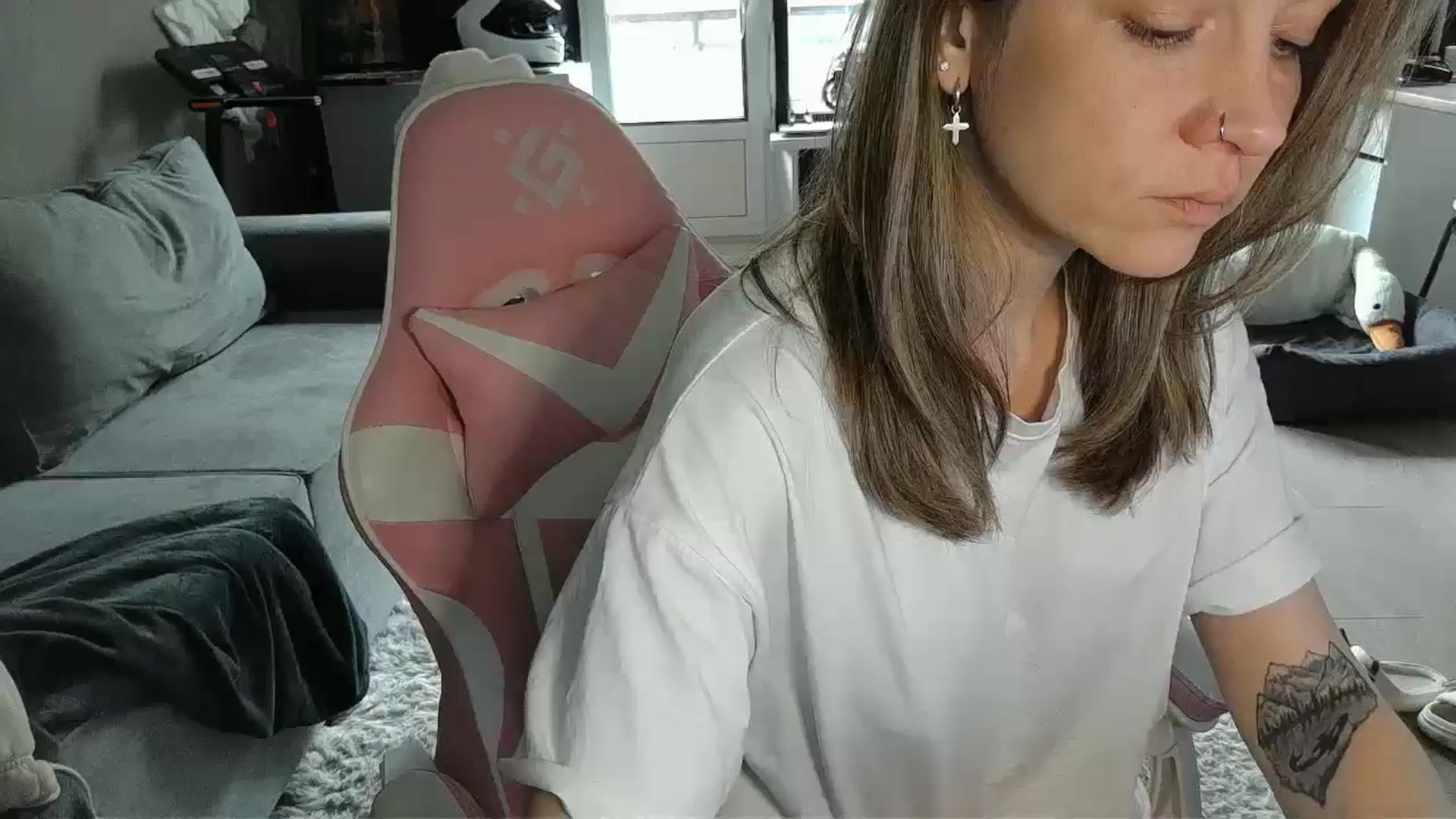Gallery image thumbnail from Qi_ra's myfreecams stream on, 05/06/2026, 07:06 image 8 of 20