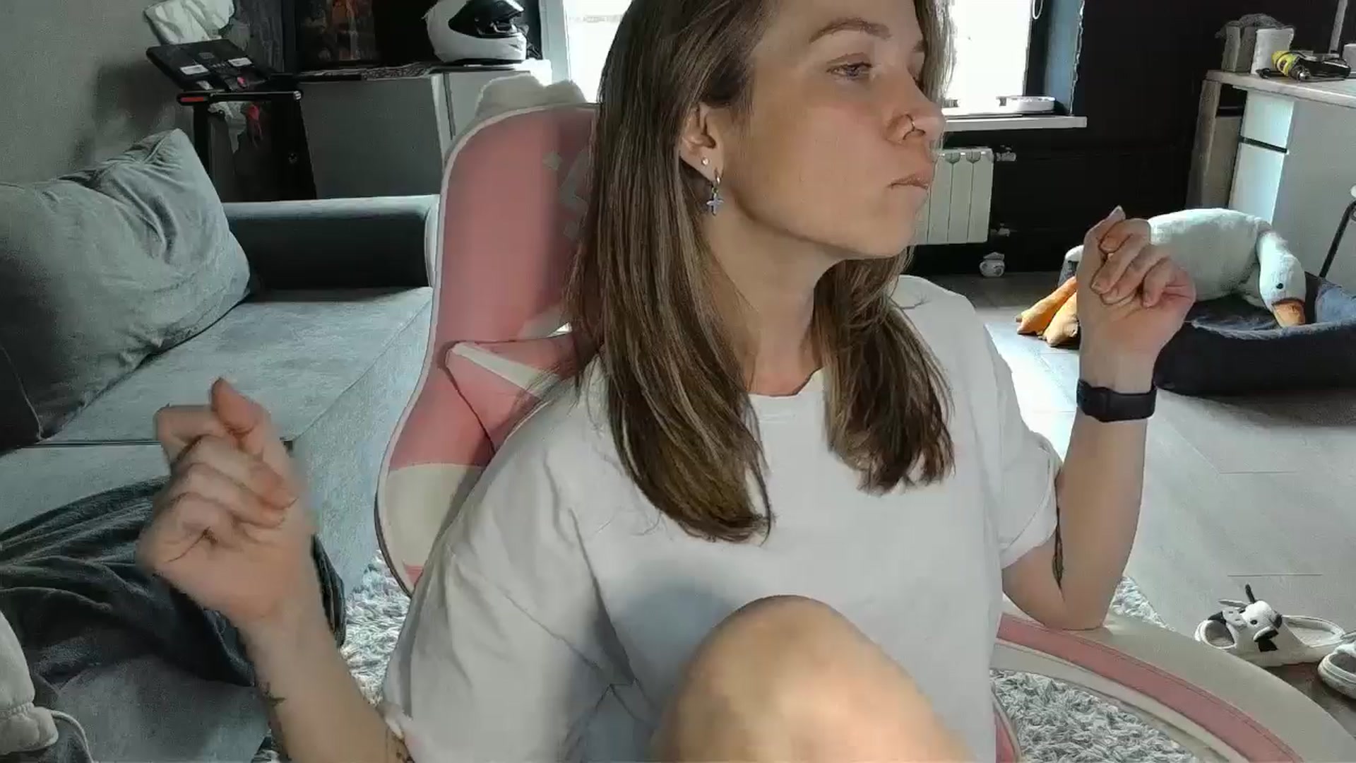Gallery image thumbnail from Qi_ra's myfreecams stream on, 05/06/2026, 07:06 image 17 of 20