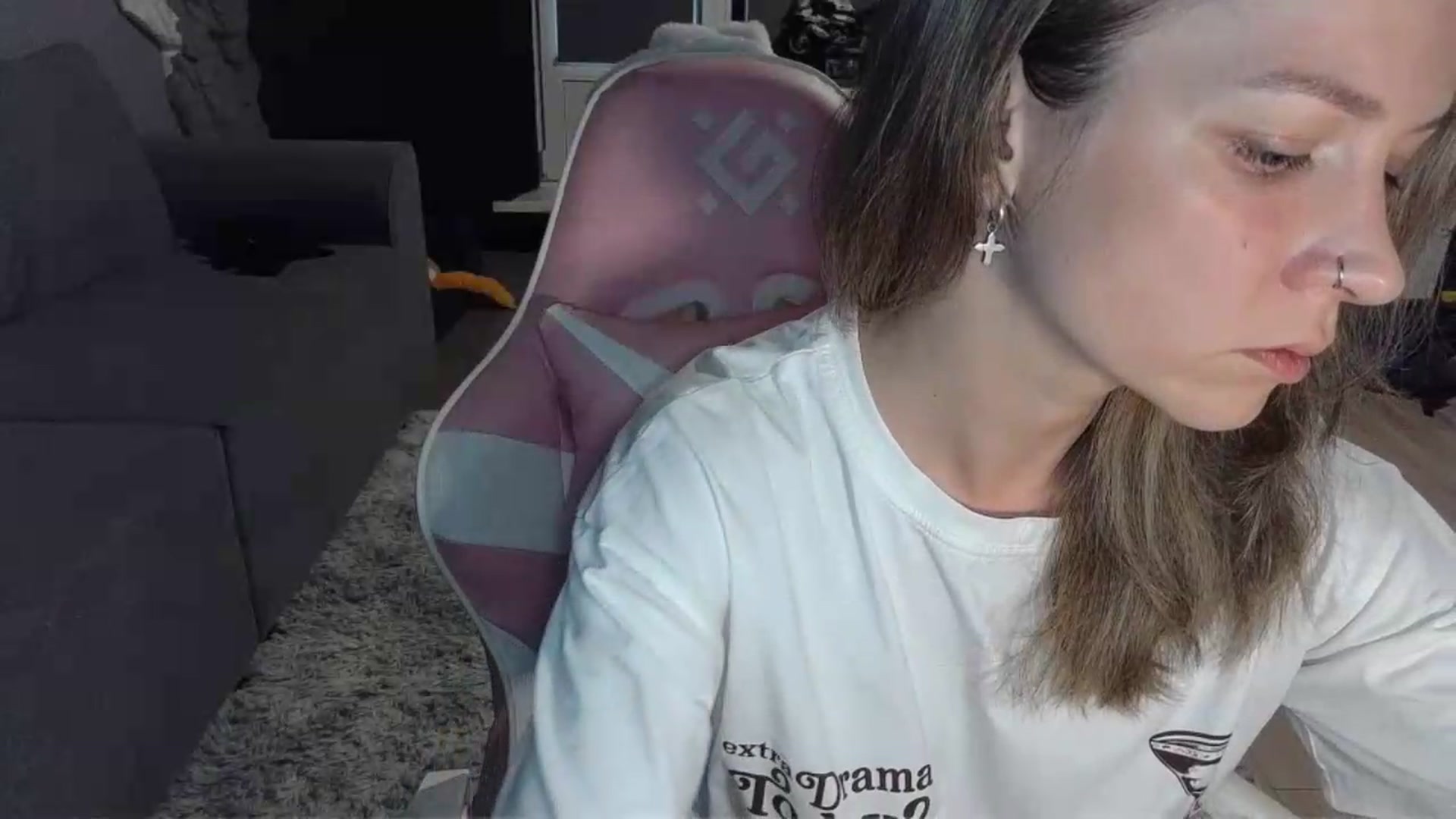Gallery image thumbnail from Qi_ra's myfreecams stream on, 05/14/2026, 17:01 image 12 of 20