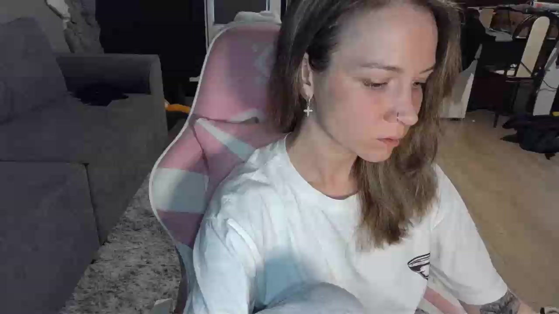 Gallery image thumbnail from Qi_ra's myfreecams stream on, 05/14/2026, 17:01 image 11 of 20
