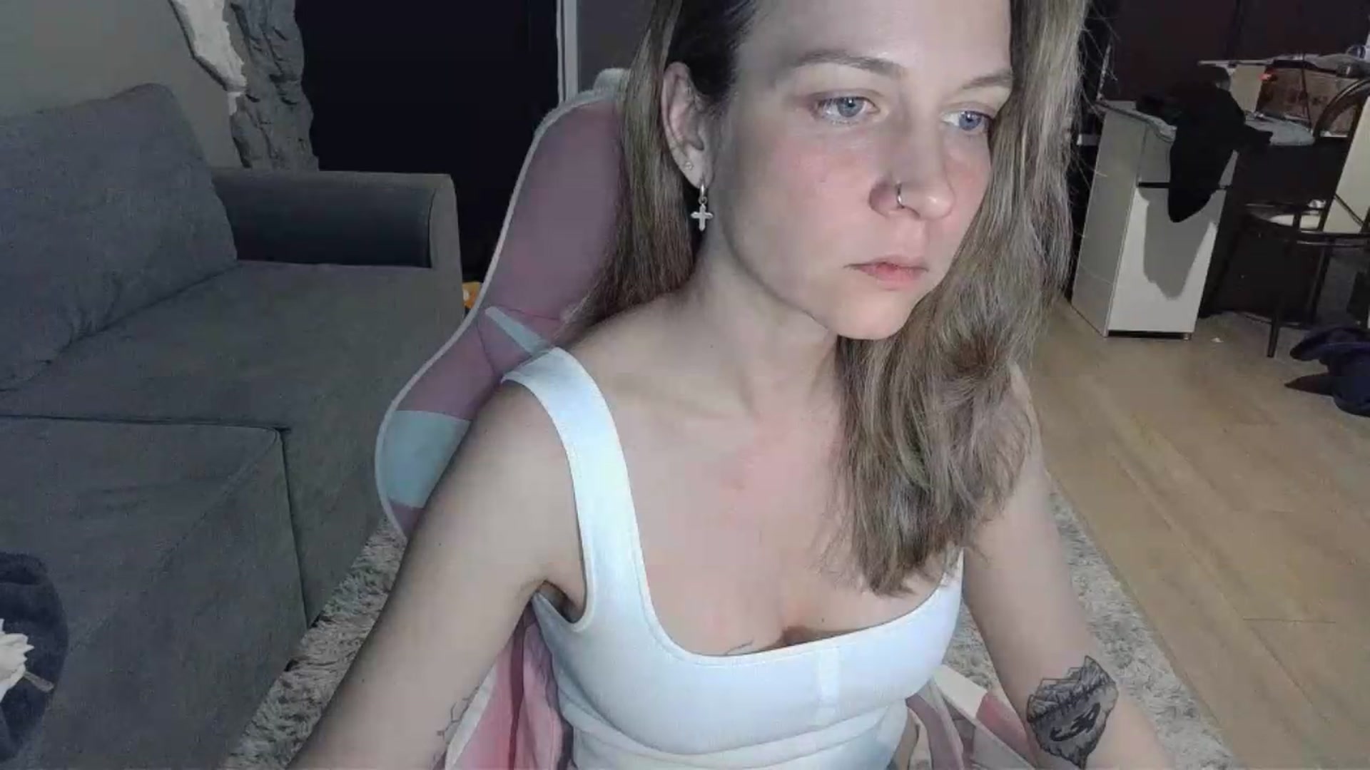 Gallery image thumbnail from Qi_ra's myfreecams stream on, 05/14/2026, 18:10 image 10 of 20