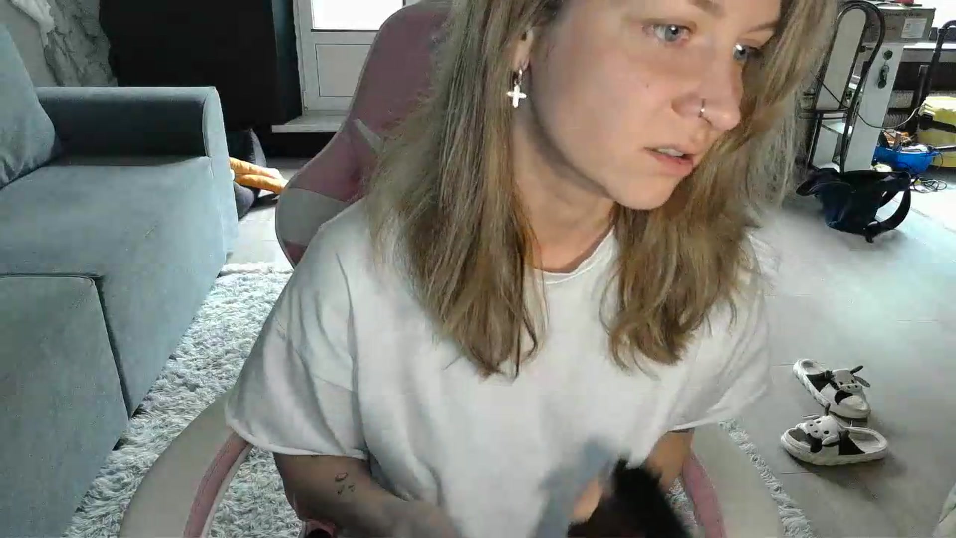 Gallery image thumbnail from Qi_ra's myfreecams stream on, 05/15/2026, 07:01 image 12 of 20