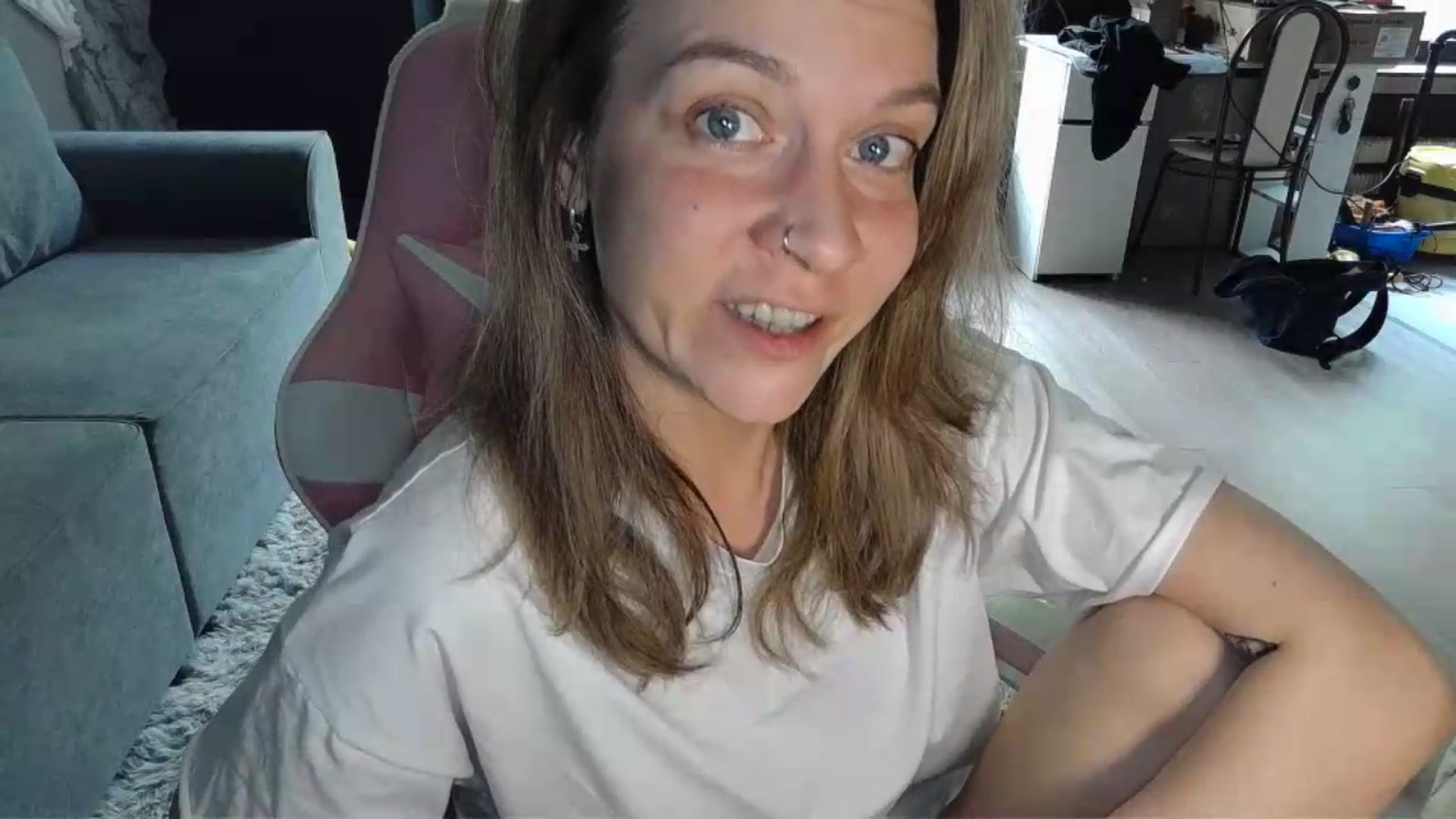 Gallery image thumbnail from Qi_ra's myfreecams stream on, 05/15/2026, 07:01 image 2 of 20
