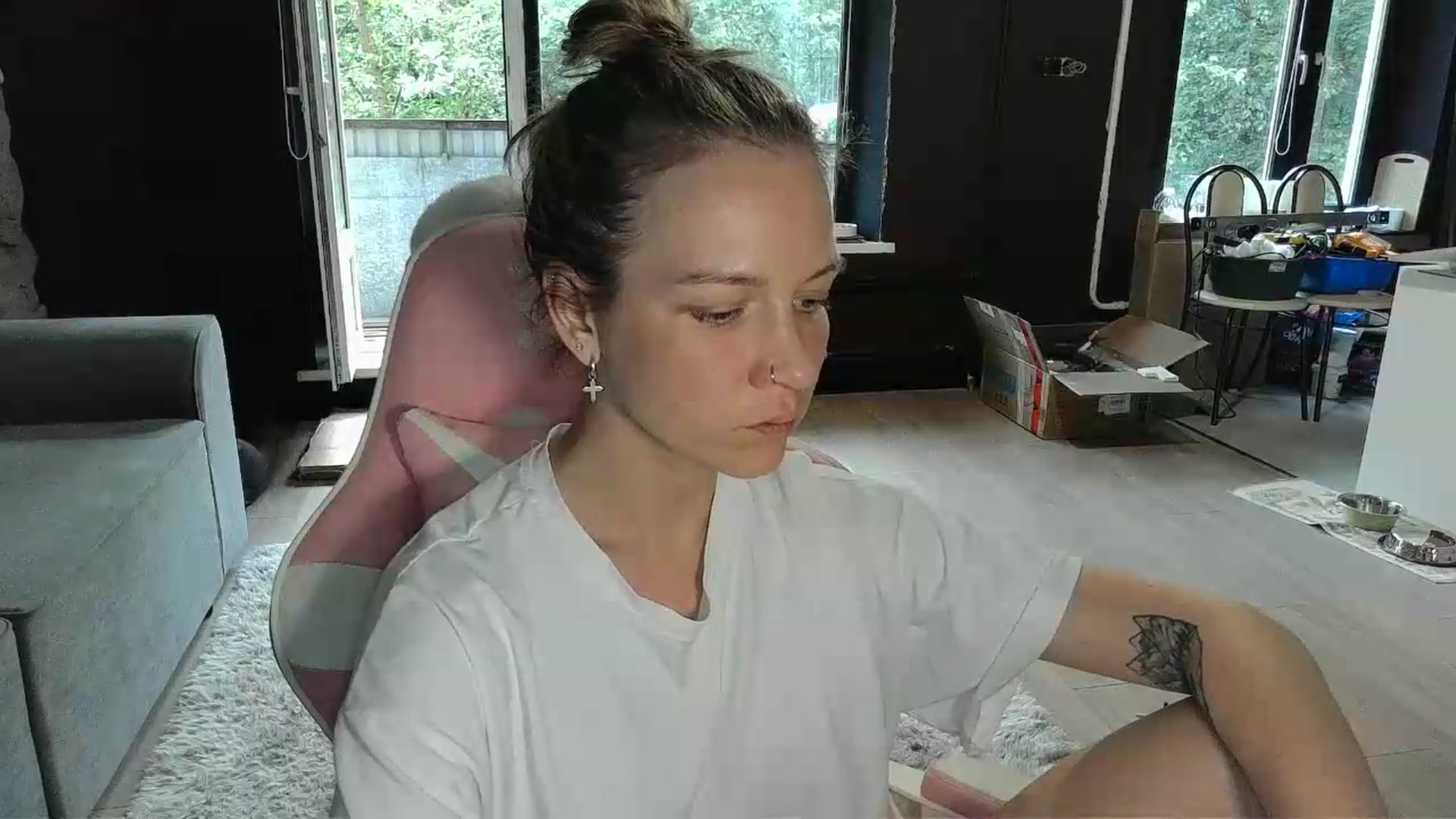 Gallery image thumbnail from Qi_ra's myfreecams stream on, 05/21/2026, 16:32 image 12 of 20
