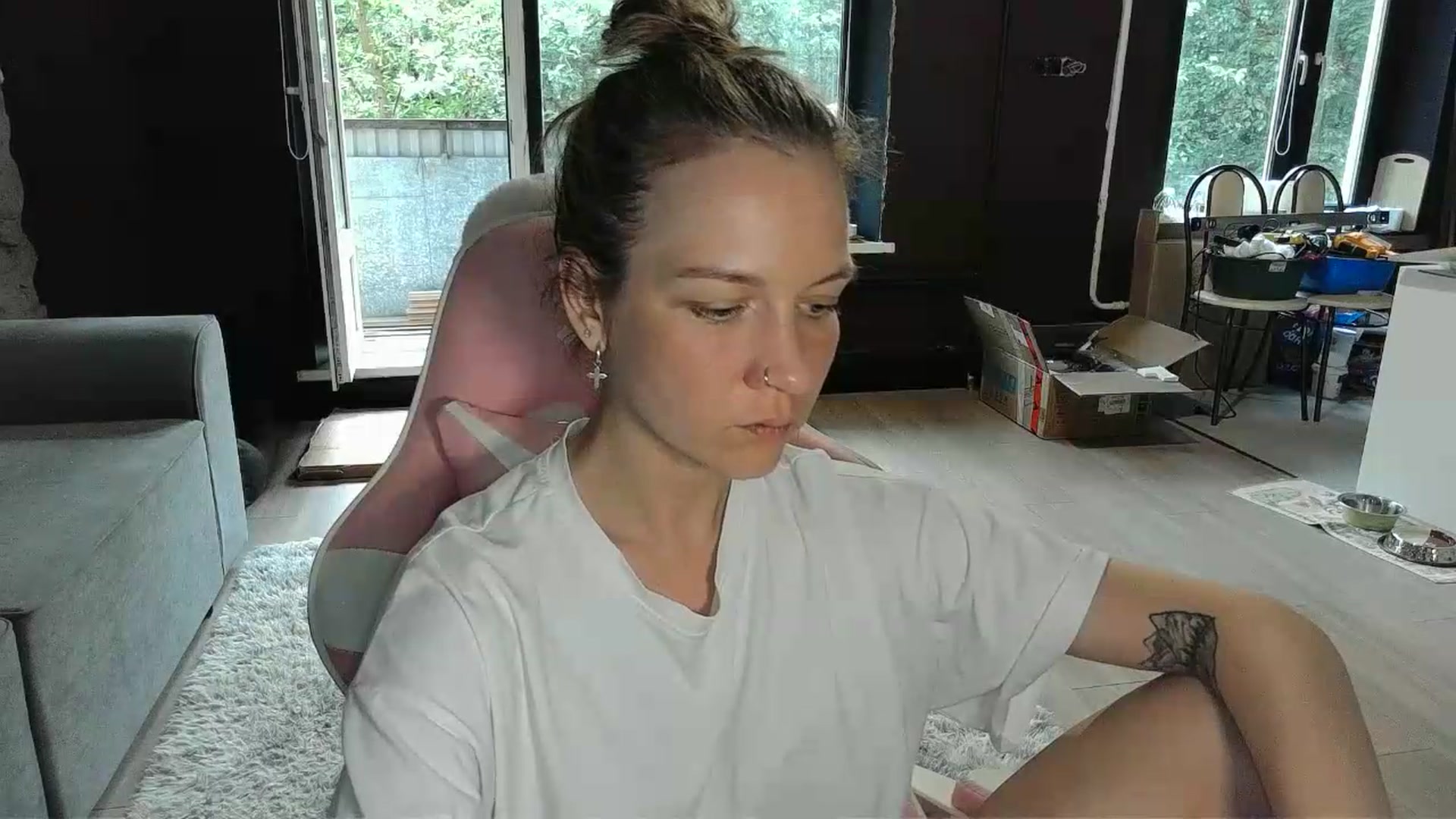 Gallery image thumbnail from Qi_ra's myfreecams stream on, 05/21/2026, 16:32 image 11 of 20