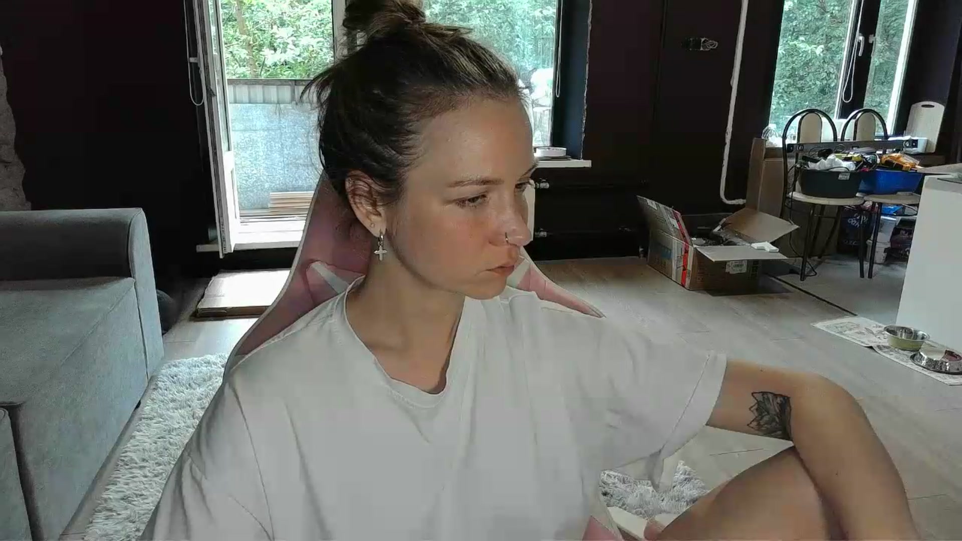 Gallery image thumbnail from Qi_ra's myfreecams stream on, 05/21/2026, 16:32 image 9 of 20