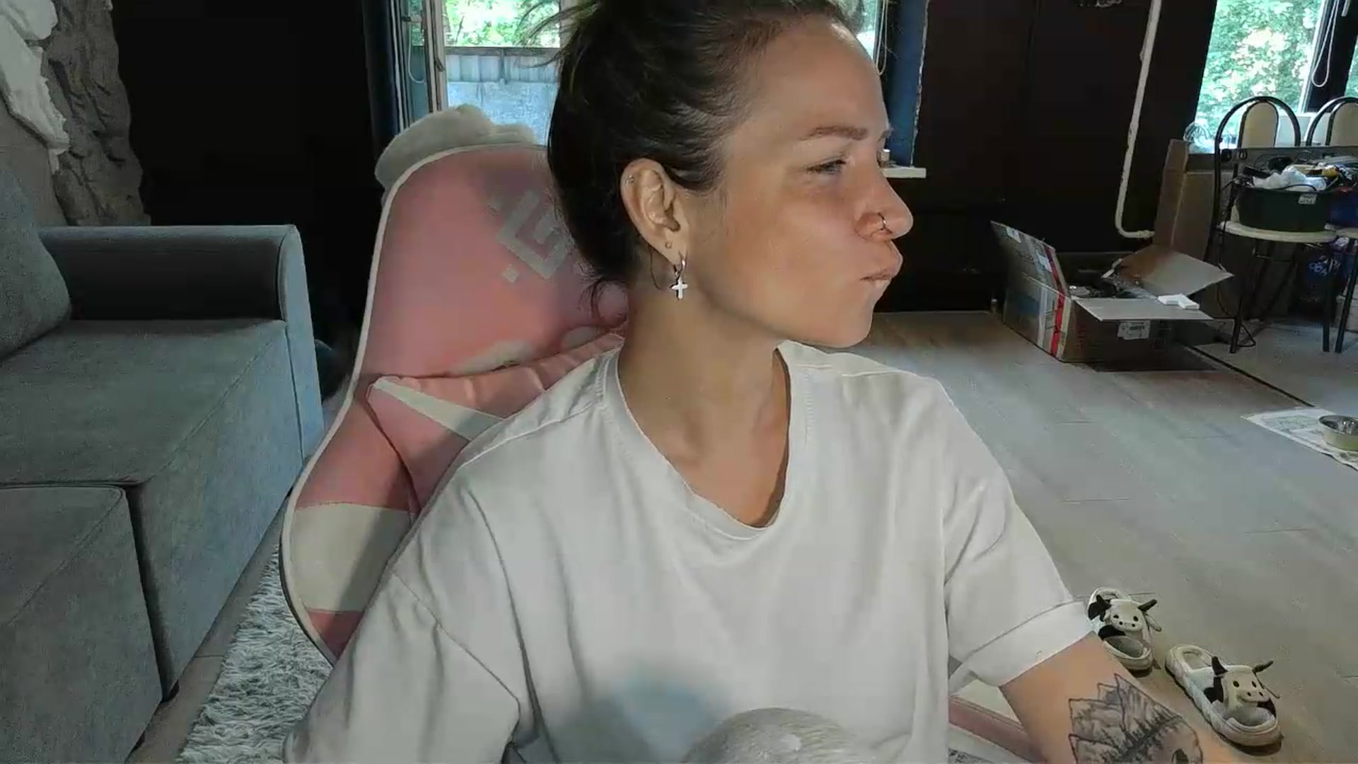 Gallery image thumbnail from Qi_ra's myfreecams stream on, 05/22/2026, 06:26 image 18 of 20