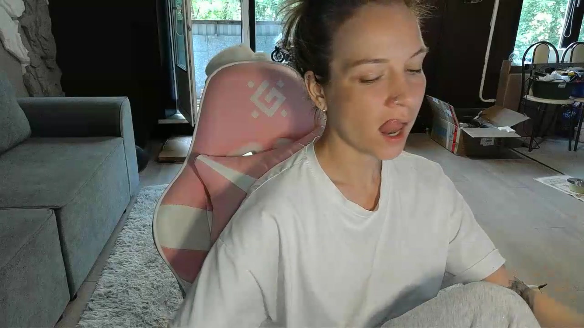 Gallery image thumbnail from Qi_ra's myfreecams stream on, 05/22/2026, 06:26 image 3 of 20