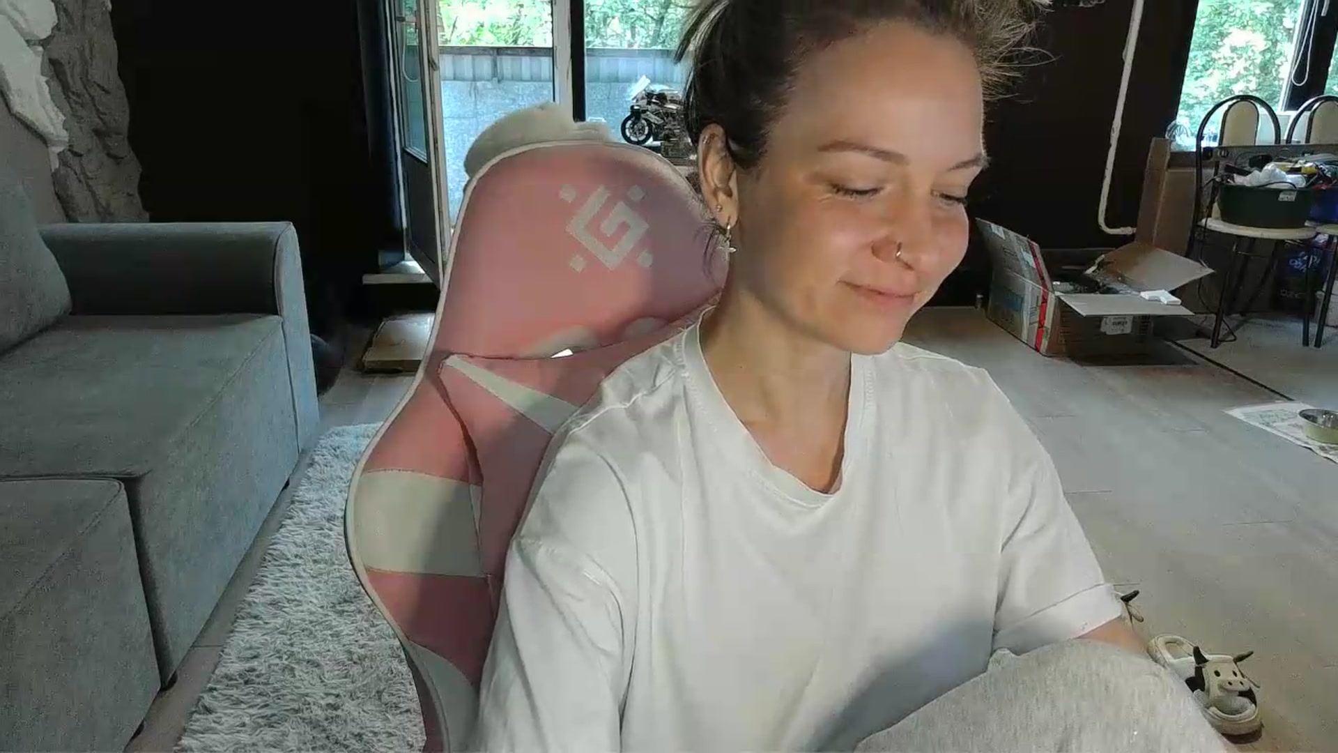Gallery image thumbnail from Qi_ra's myfreecams stream on, 05/22/2026, 06:26 image 6 of 20