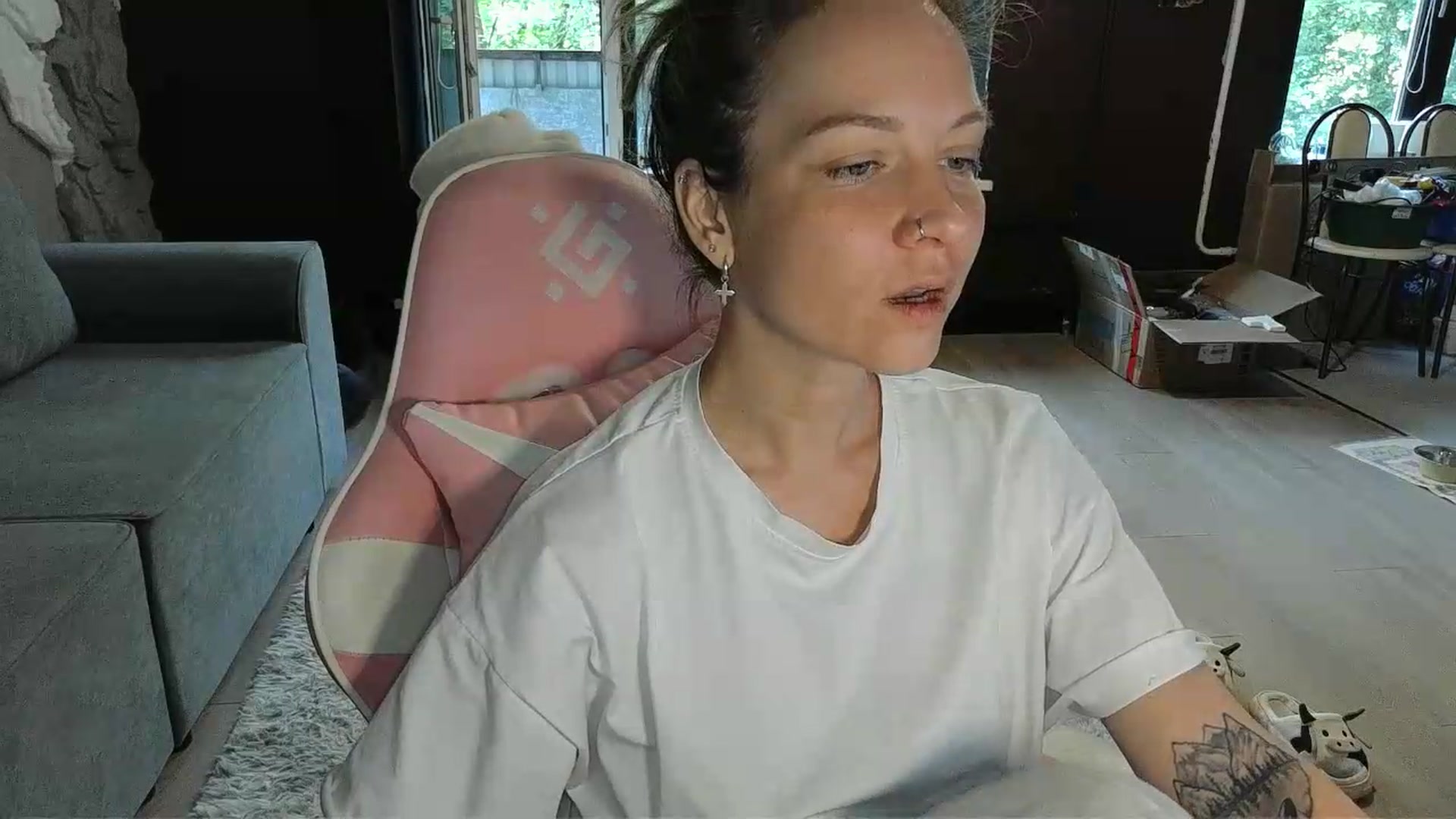 Gallery image thumbnail from Qi_ra's myfreecams stream on, 05/22/2026, 06:26 image 17 of 20