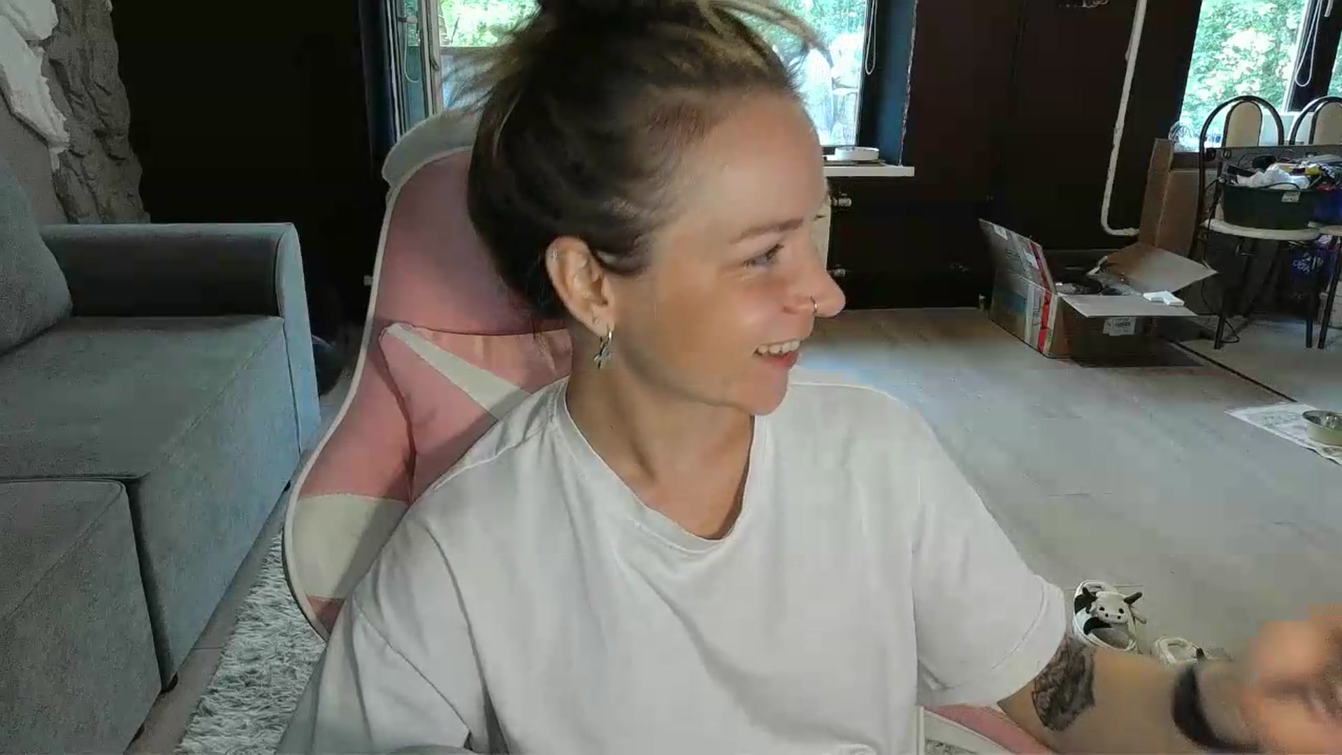 Gallery image thumbnail from Qi_ra's myfreecams stream on, 05/22/2026, 06:26 image 20 of 20
