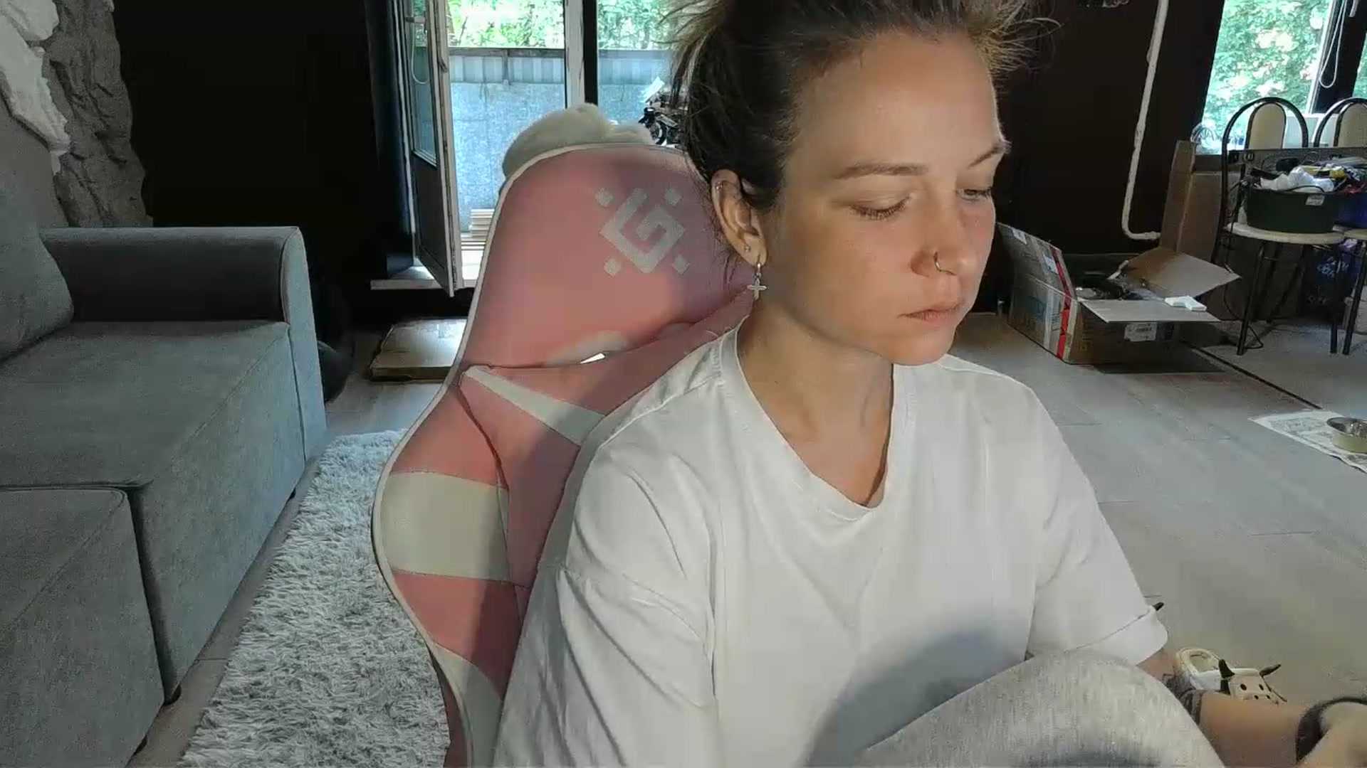 Gallery image thumbnail from Qi_ra's myfreecams stream on, 05/22/2026, 06:26 image 14 of 20