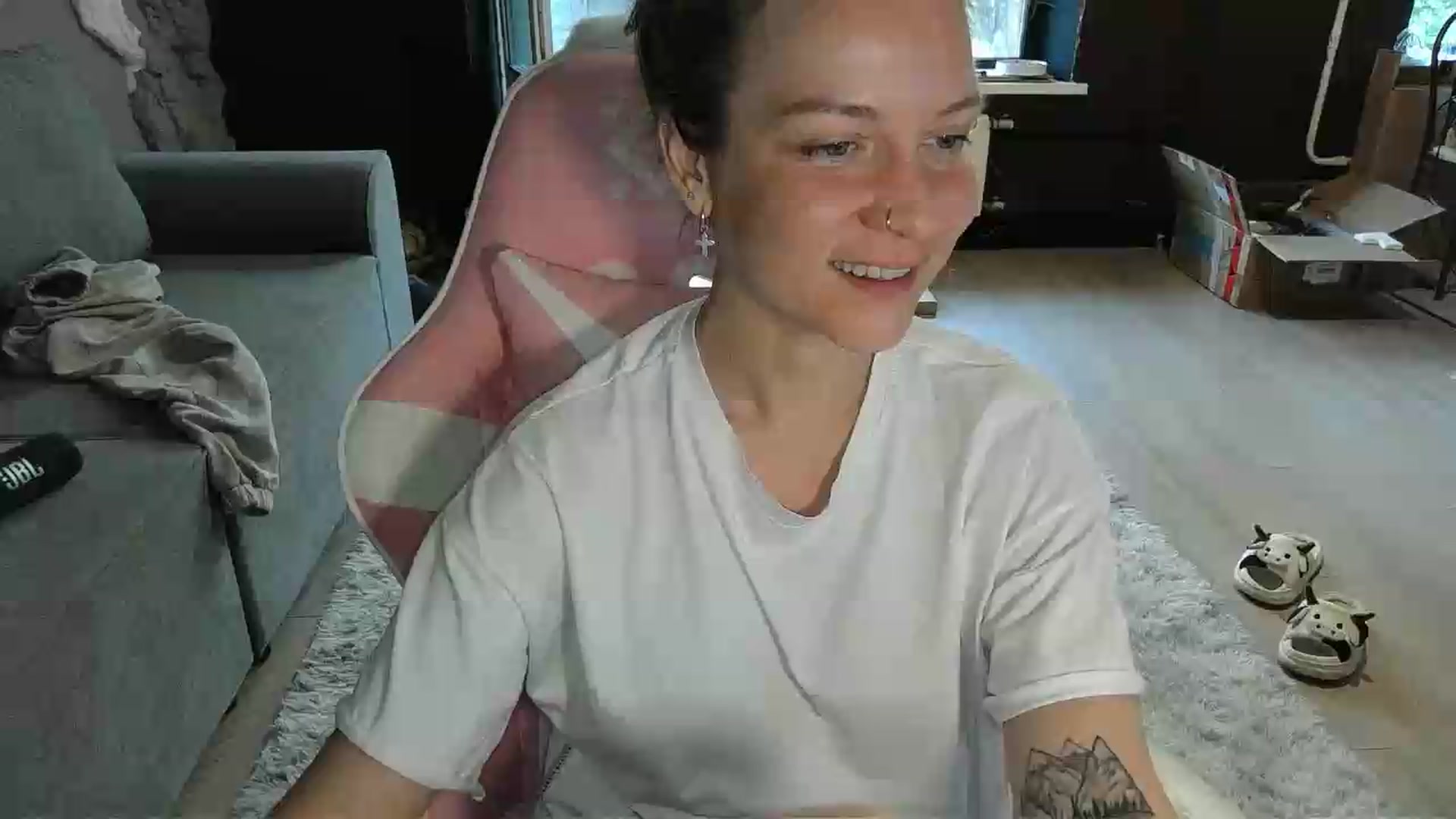 Gallery image thumbnail from Qi_ra's myfreecams stream on, 05/22/2026, 07:16 image 1 of 20
