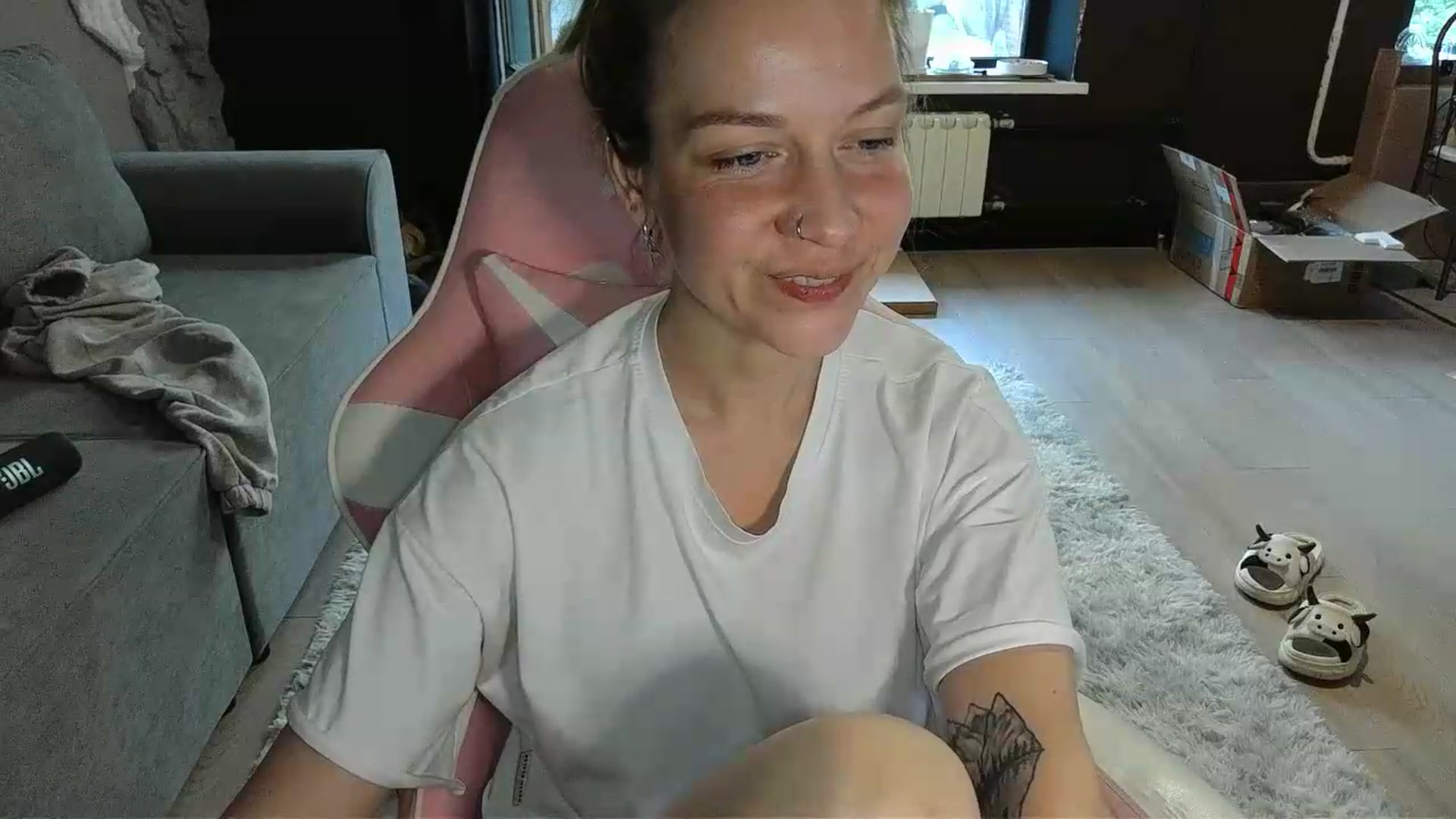 Gallery image thumbnail from Qi_ra's myfreecams stream on, 05/22/2026, 07:16 image 6 of 20