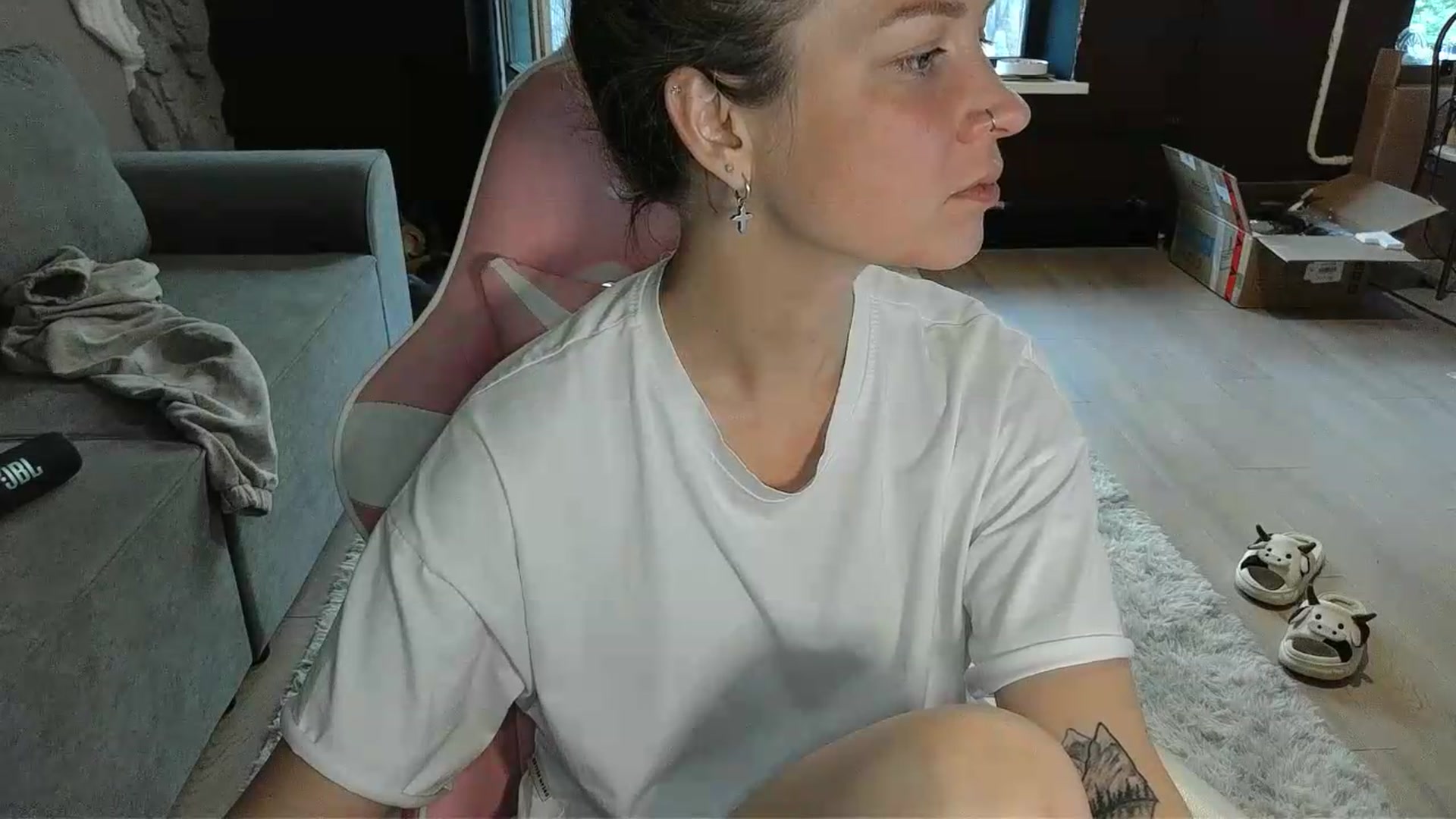 Gallery image thumbnail from Qi_ra's myfreecams stream on, 05/22/2026, 07:16 image 9 of 20