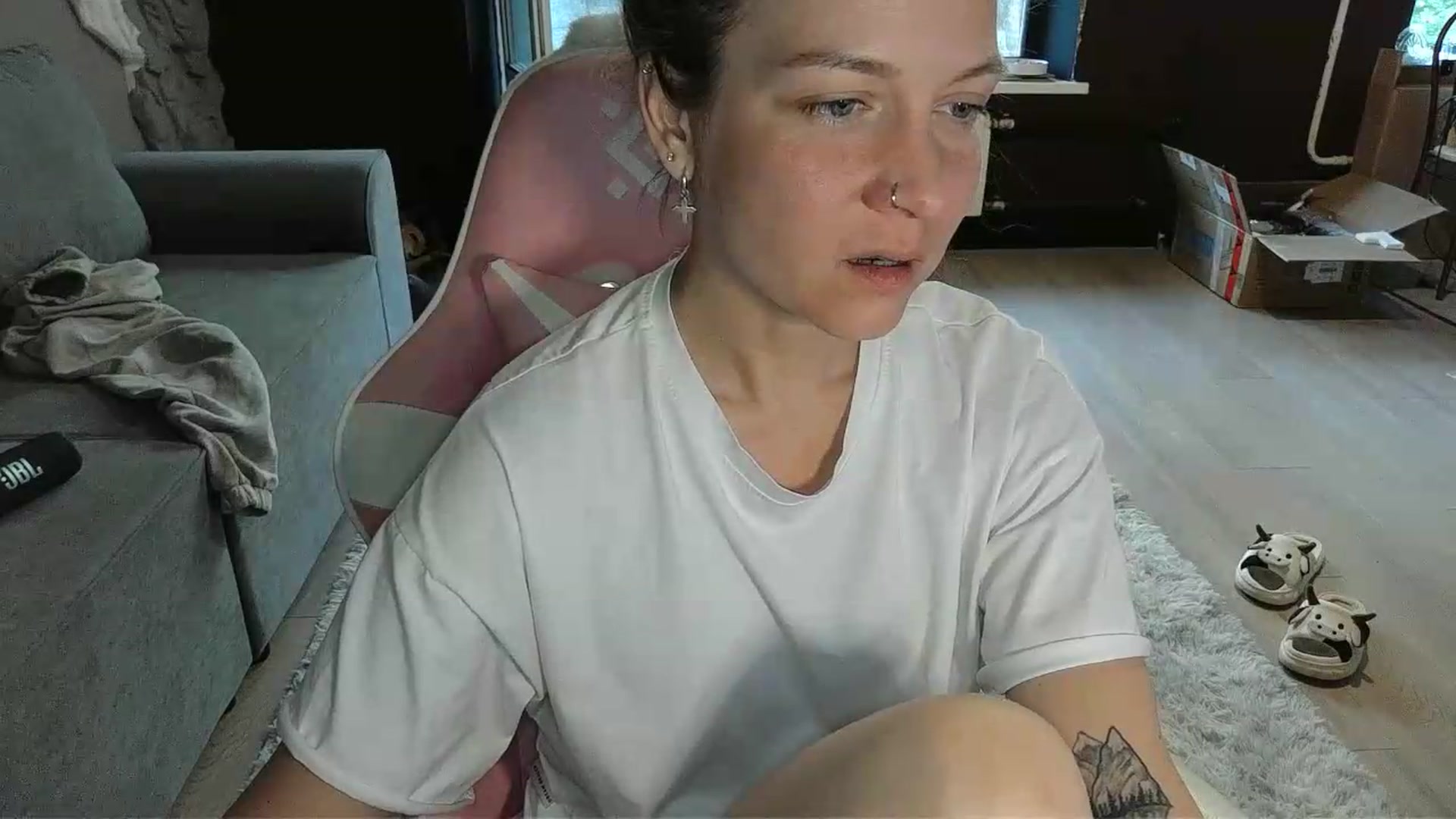 Gallery image thumbnail from Qi_ra's myfreecams stream on, 05/22/2026, 07:16 image 10 of 20