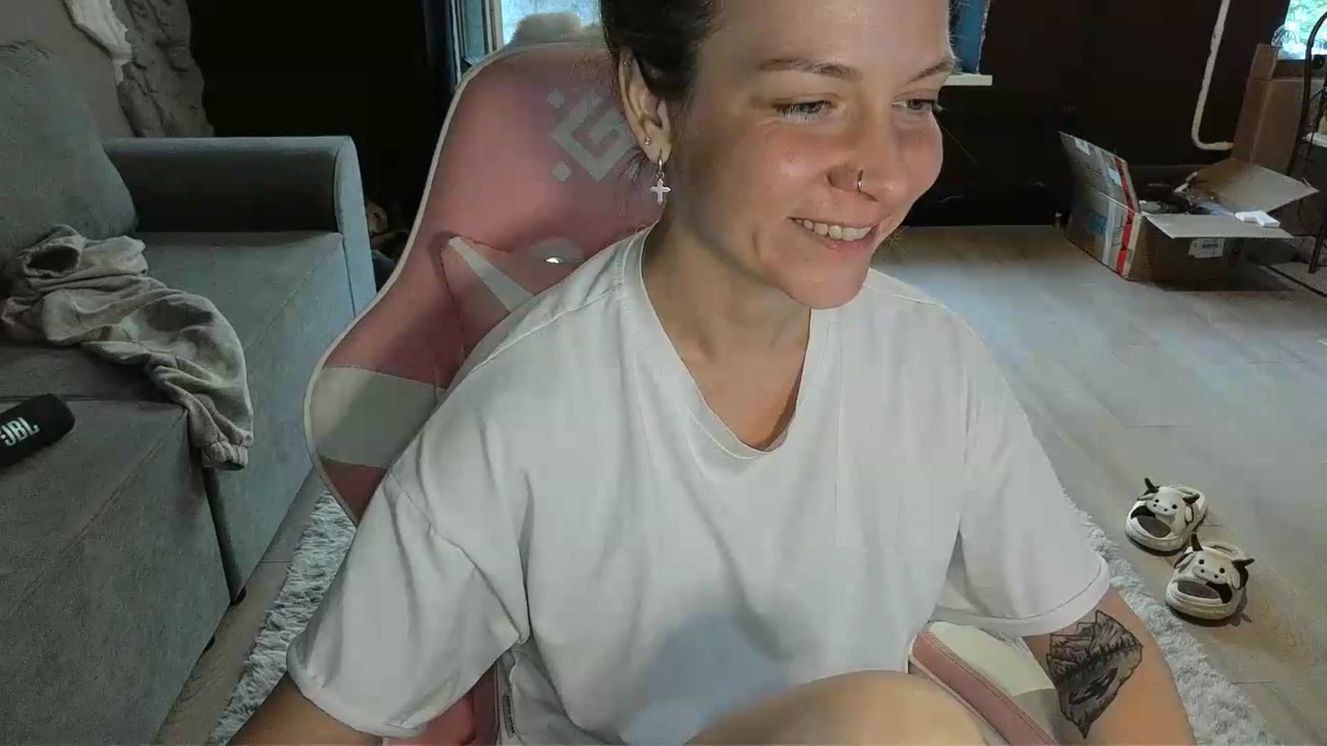 Gallery image thumbnail from Qi_ra's myfreecams stream on, 05/22/2026, 07:16 image 7 of 20