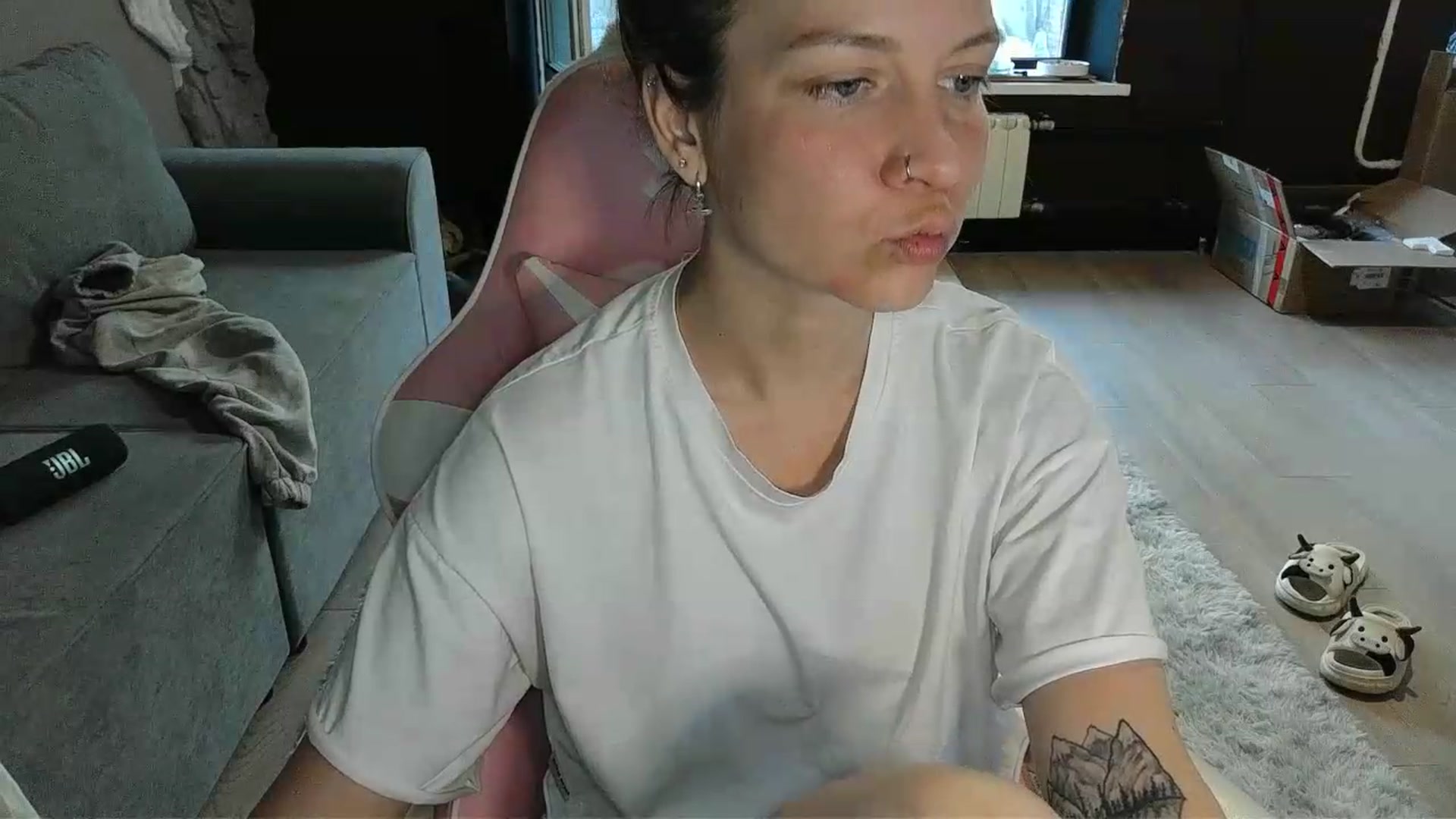 Gallery image thumbnail from Qi_ra's myfreecams stream on, 05/22/2026, 07:16 image 12 of 20
