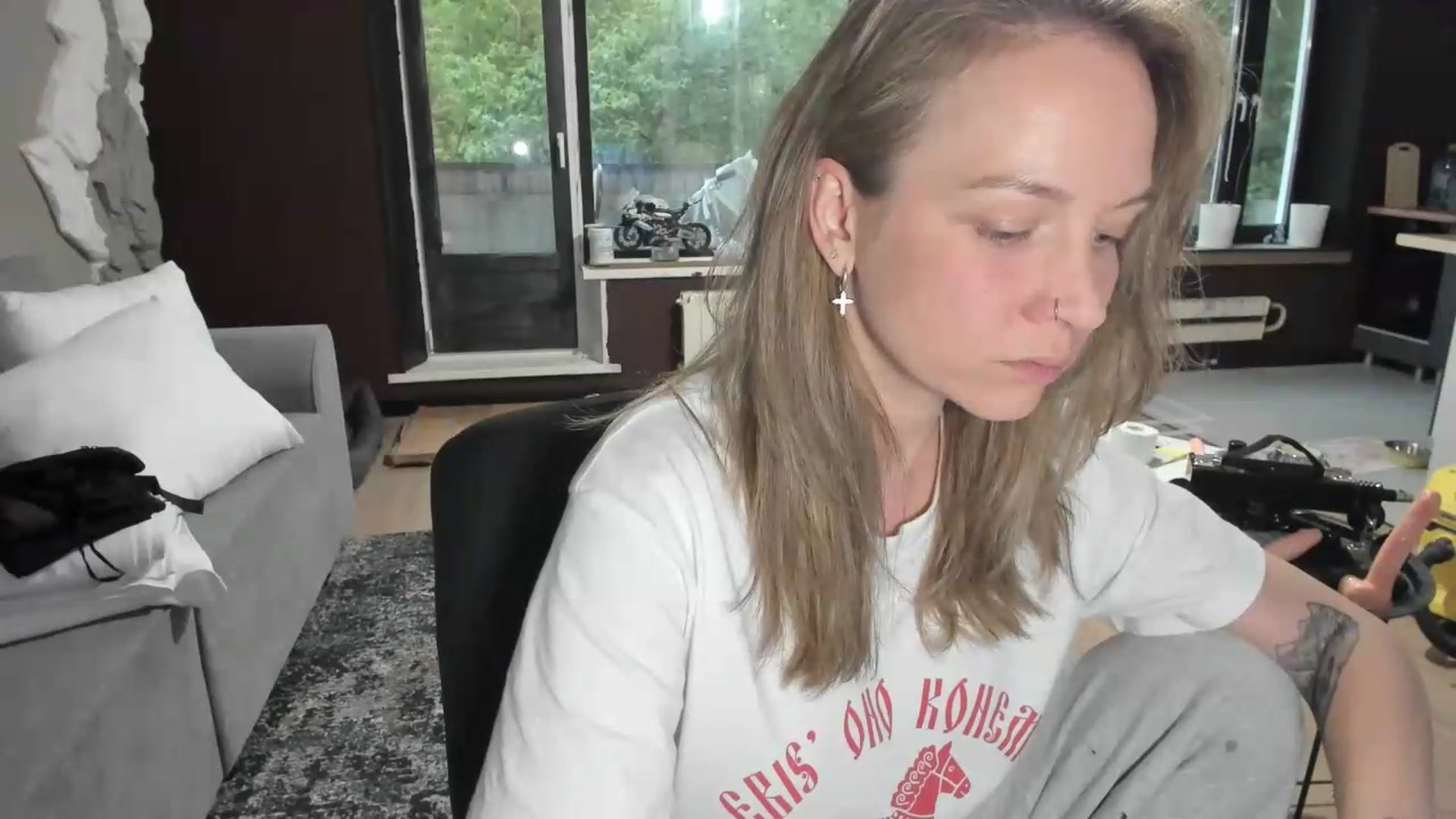 Gallery image thumbnail from Qi_ra's myfreecams stream on, 05/30/2026, 17:06 image 16 of 20