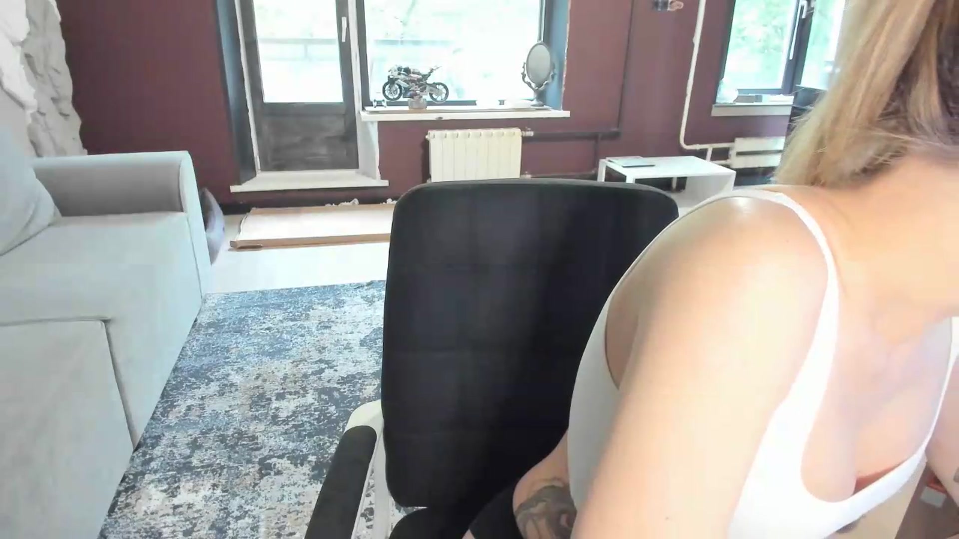 Gallery image thumbnail from Qi_ra's myfreecams stream on, 06/03/2026, 03:23 image 9 of 20