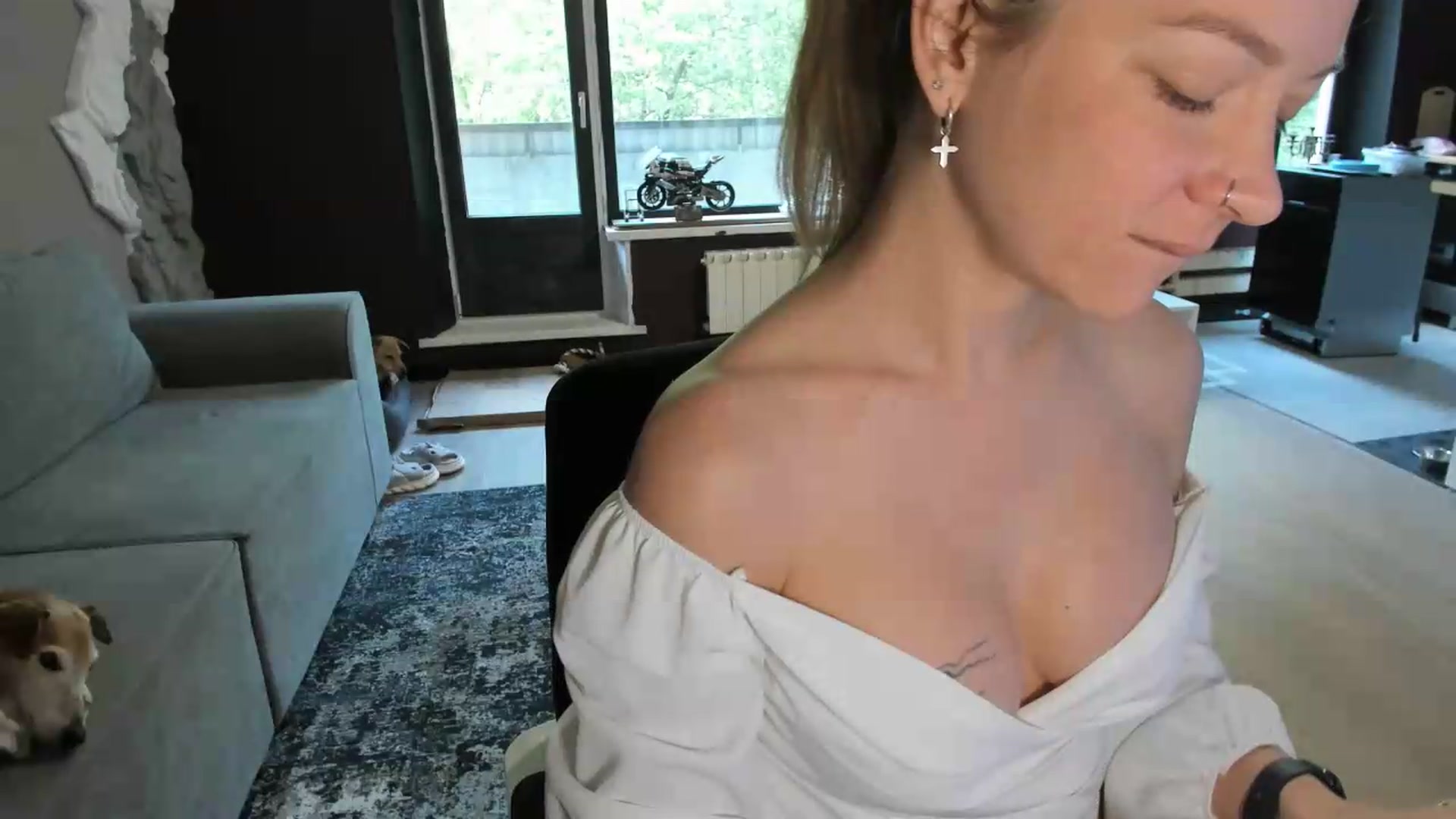 Gallery image thumbnail from Qi_ra's myfreecams stream on, 06/04/2026, 08:37 image 5 of 20