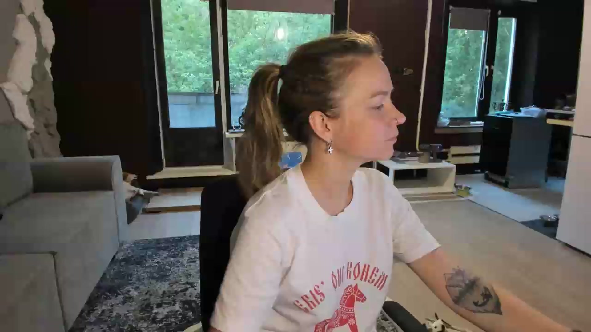 Gallery image thumbnail from Qi_ra's myfreecams stream on, 06/08/2026, 02:15 image 18 of 20