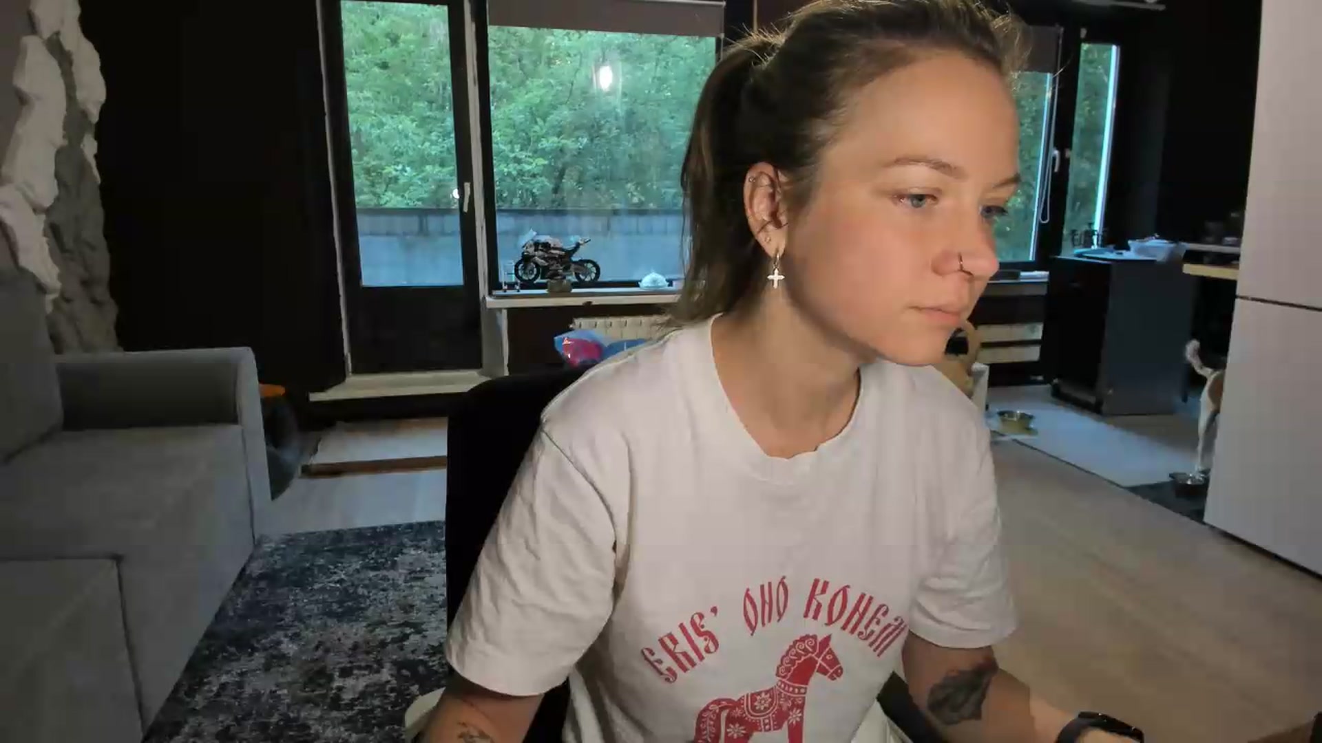 Gallery image thumbnail from Qi_ra's myfreecams stream on, 06/08/2026, 02:15 image 2 of 20