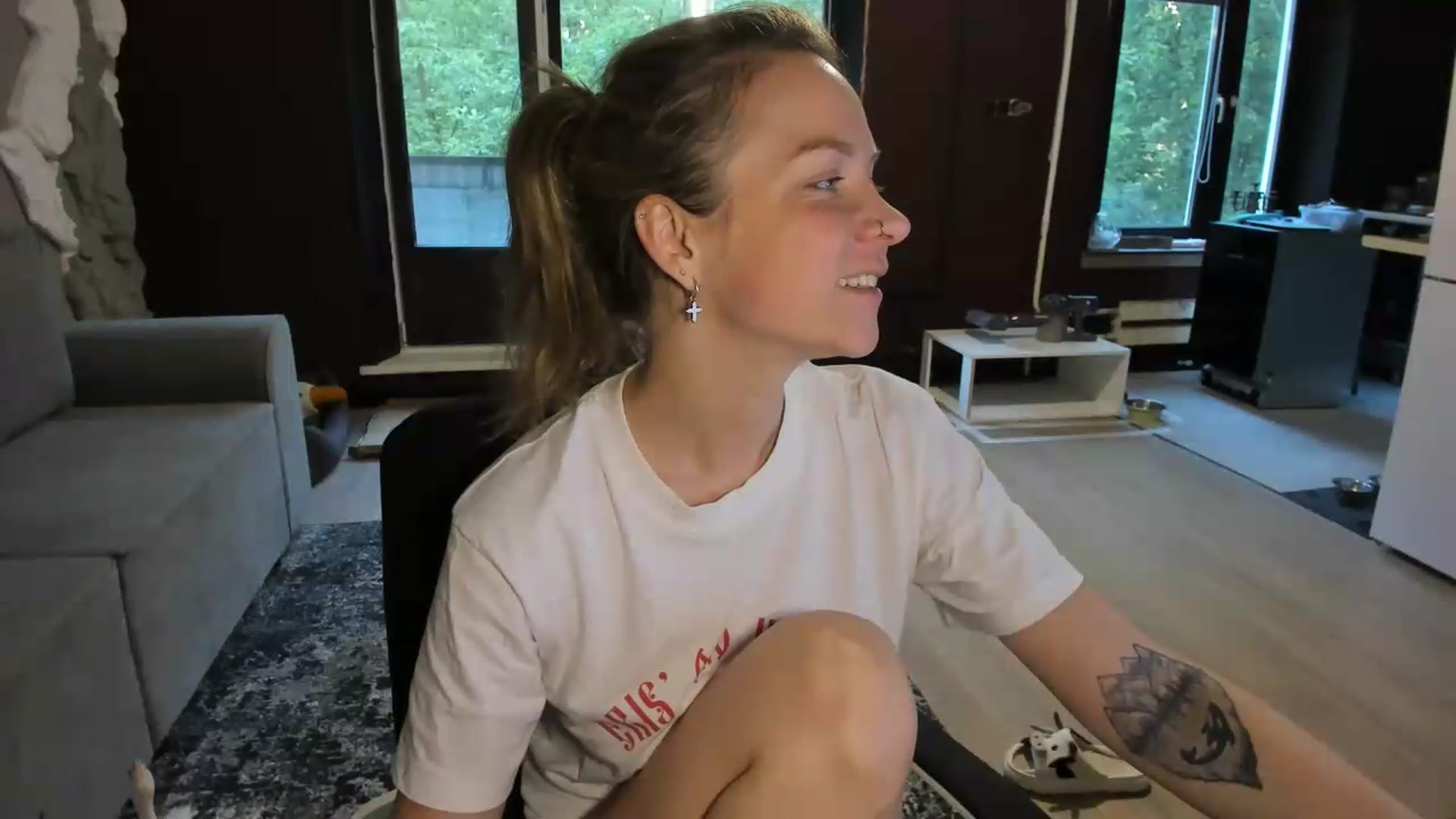 Gallery image thumbnail from Qi_ra's myfreecams stream on, 06/08/2026, 03:24 image 6 of 20