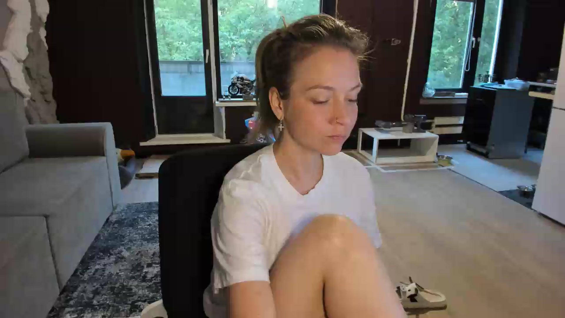 Gallery image thumbnail from Qi_ra's myfreecams stream on, 06/08/2026, 03:24 image 1 of 20