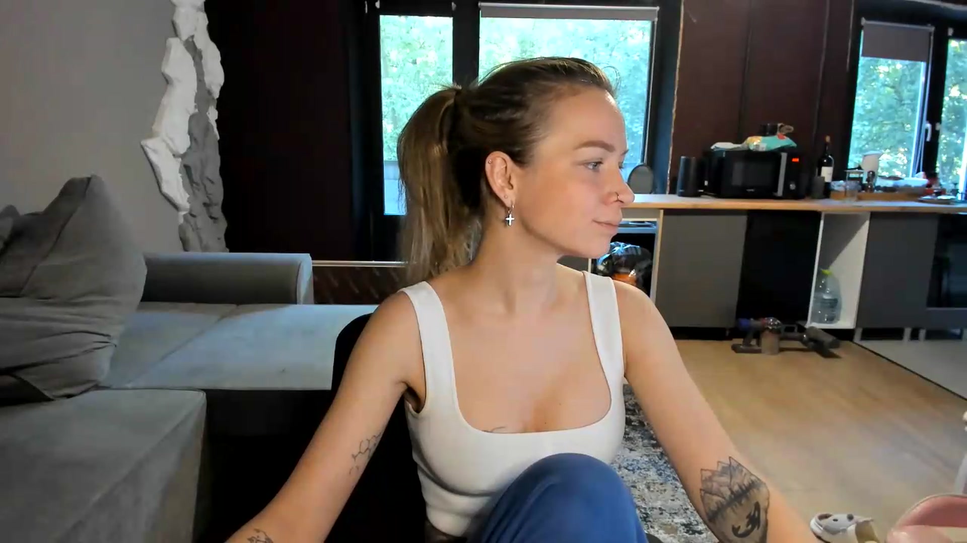 Gallery image thumbnail from Qi_ra's myfreecams stream on, 06/20/2026, 05:53 image 10 of 20