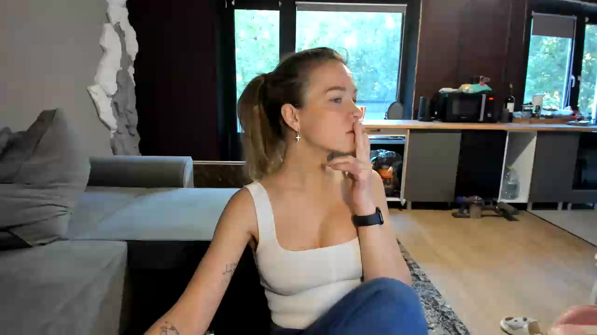 Gallery image thumbnail from Qi_ra's myfreecams stream on, 06/20/2026, 05:53 image 11 of 20