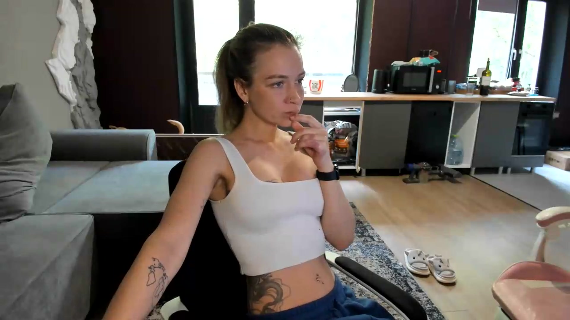 Gallery image thumbnail from Qi_ra's myfreecams stream on, 06/20/2026, 09:37 image 7 of 20