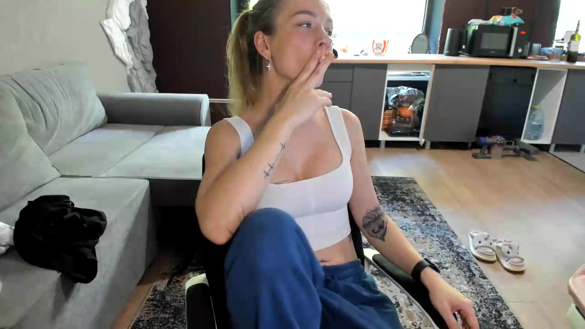 Gallery image thumbnail from Qi_ra's myfreecams stream on, 06/20/2026, 10:14 image 11 of 20