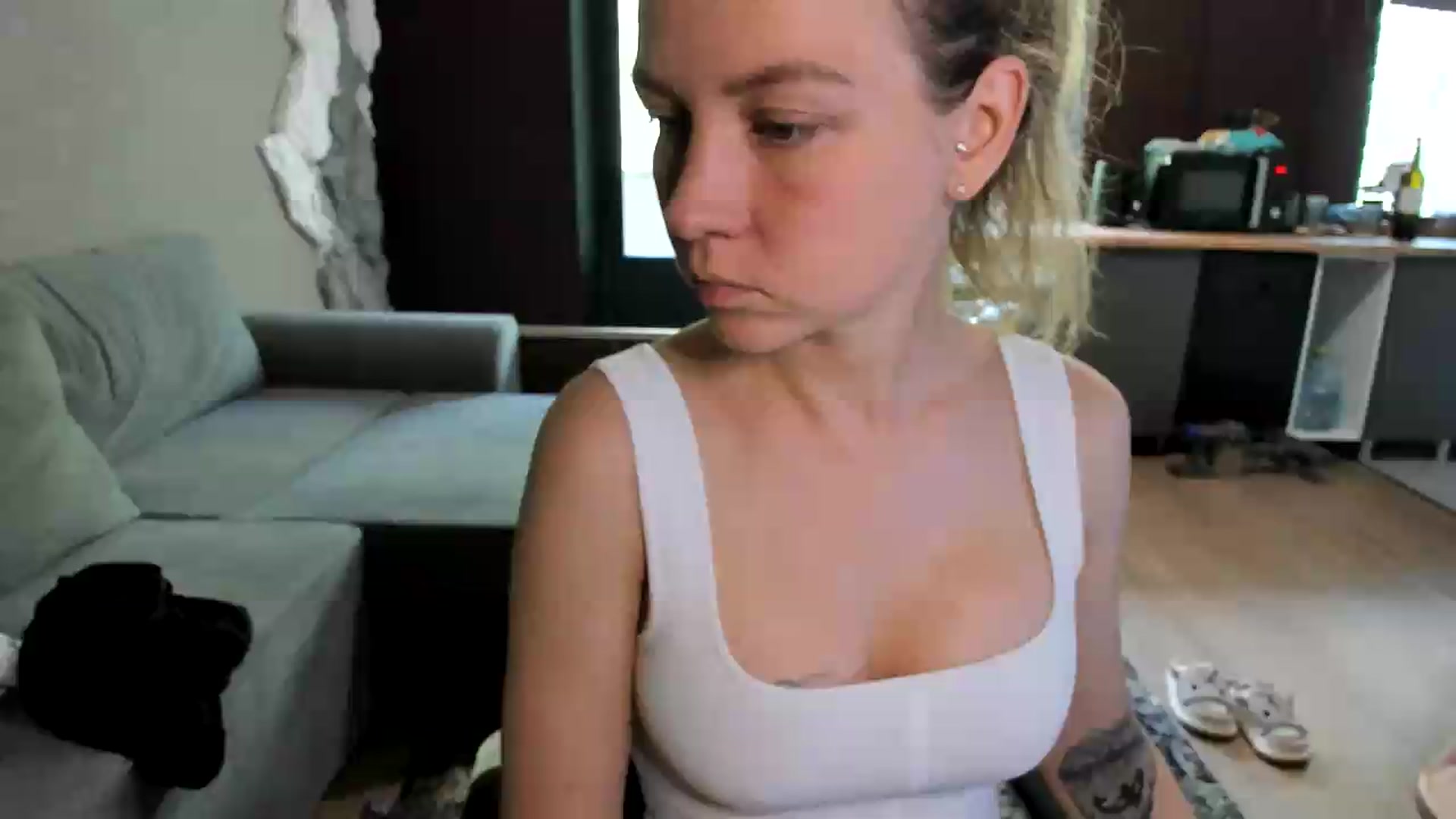 Gallery image thumbnail from Qi_ra's myfreecams stream on, 06/20/2026, 10:14 image 19 of 20