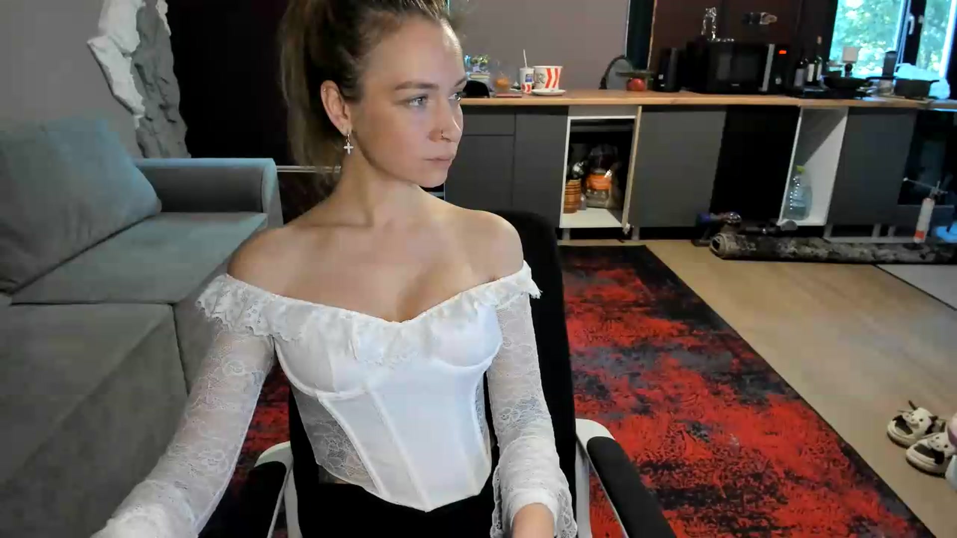 Gallery image thumbnail from Qi_ra's myfreecams stream on, 06/21/2026, 07:07 image 10 of 20