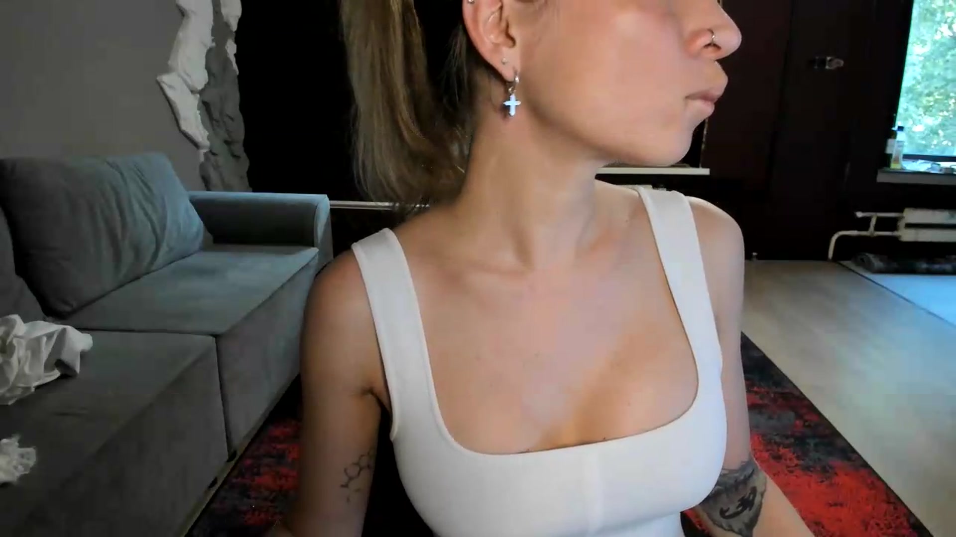 Gallery image thumbnail from Qi_ra's myfreecams stream on, 06/22/2026, 07:07 image 11 of 20