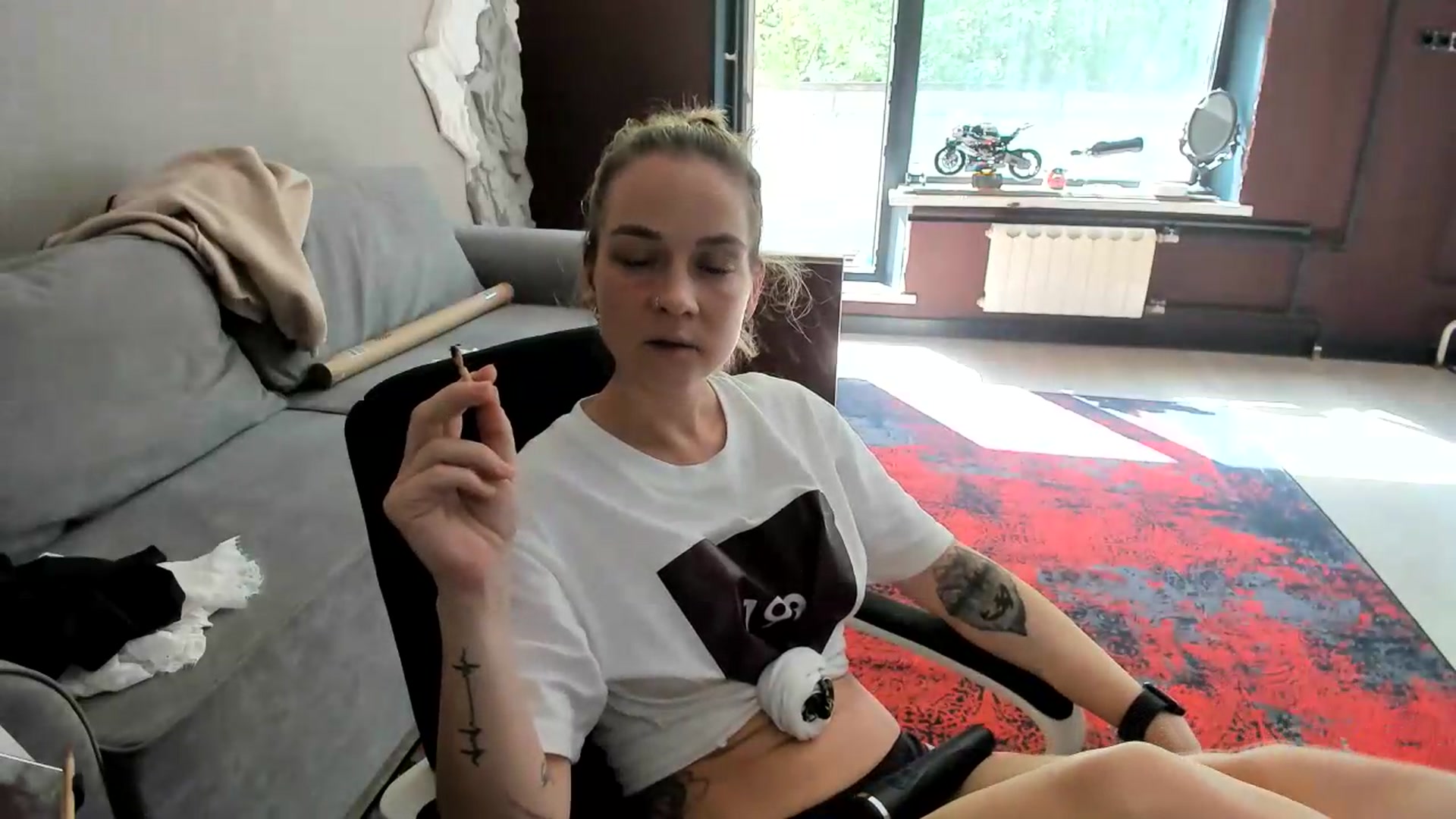 Gallery image thumbnail from Qi_ra's myfreecams stream on, 06/22/2026, 13:09 image 20 of 20