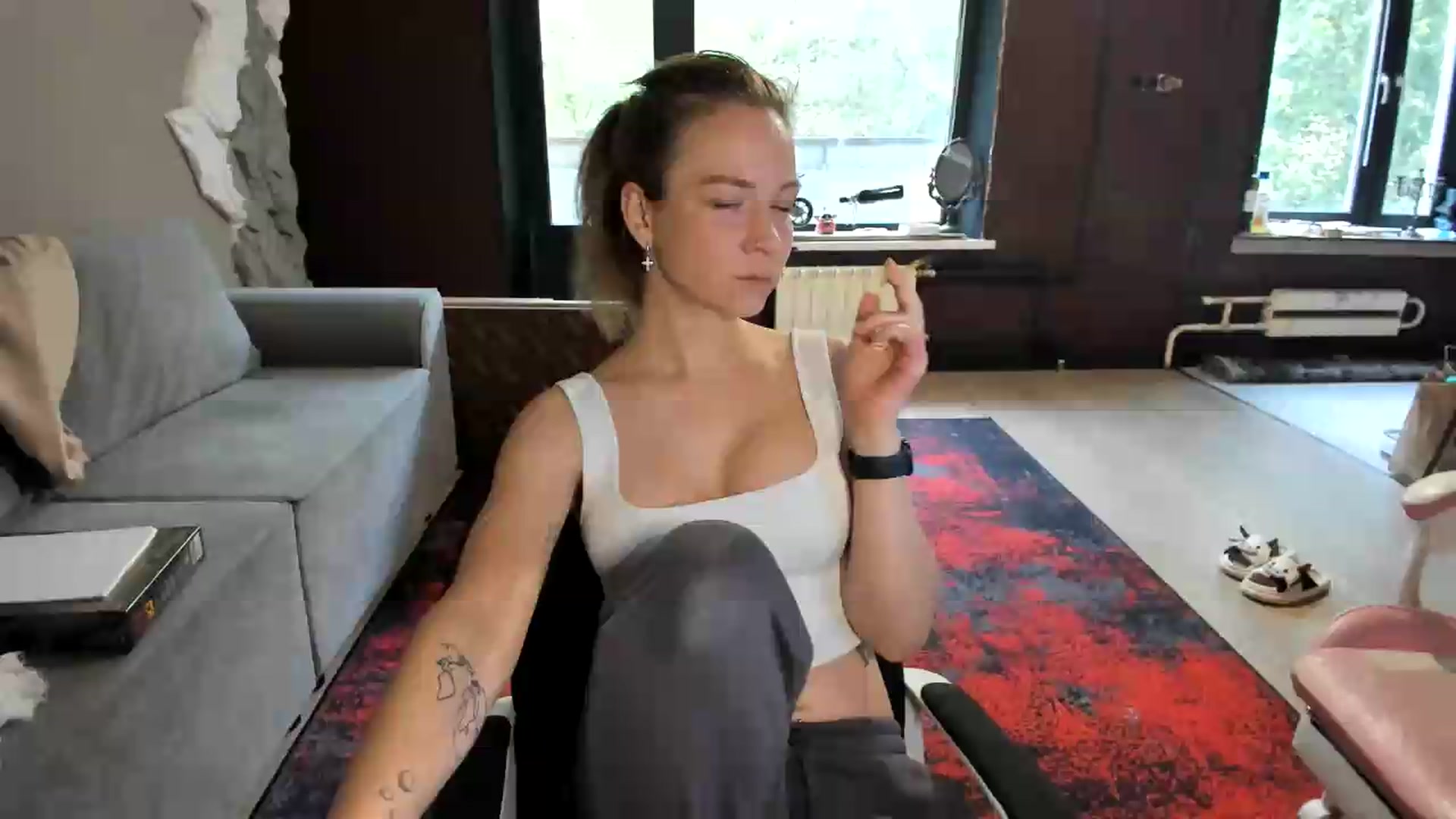 Gallery image thumbnail from Qi_ra's myfreecams stream on, 06/23/2026, 04:54 image 2 of 20